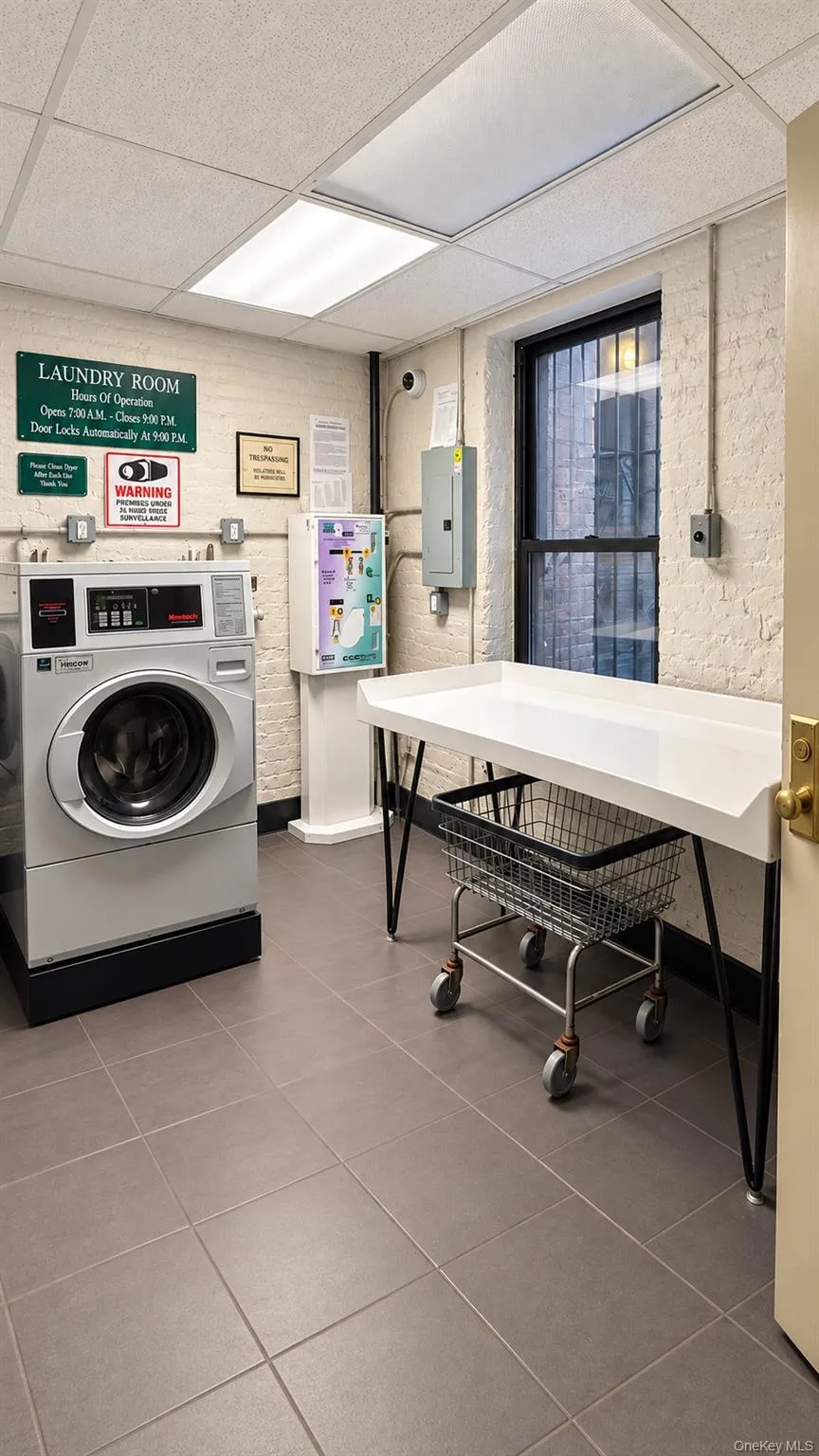 21-78 35th Street, New York, NY, 1 Bedroom Bedrooms, 4 Rooms Rooms,1 BathroomBathrooms,Residential,For Rent,35th Street,0,1061098 21-78 35th Street, New York, NY, 1 Bedroom Bedrooms, 4 Rooms Rooms,1 BathroomBathrooms,Residential,For Rent,35th Street,0,1061098
