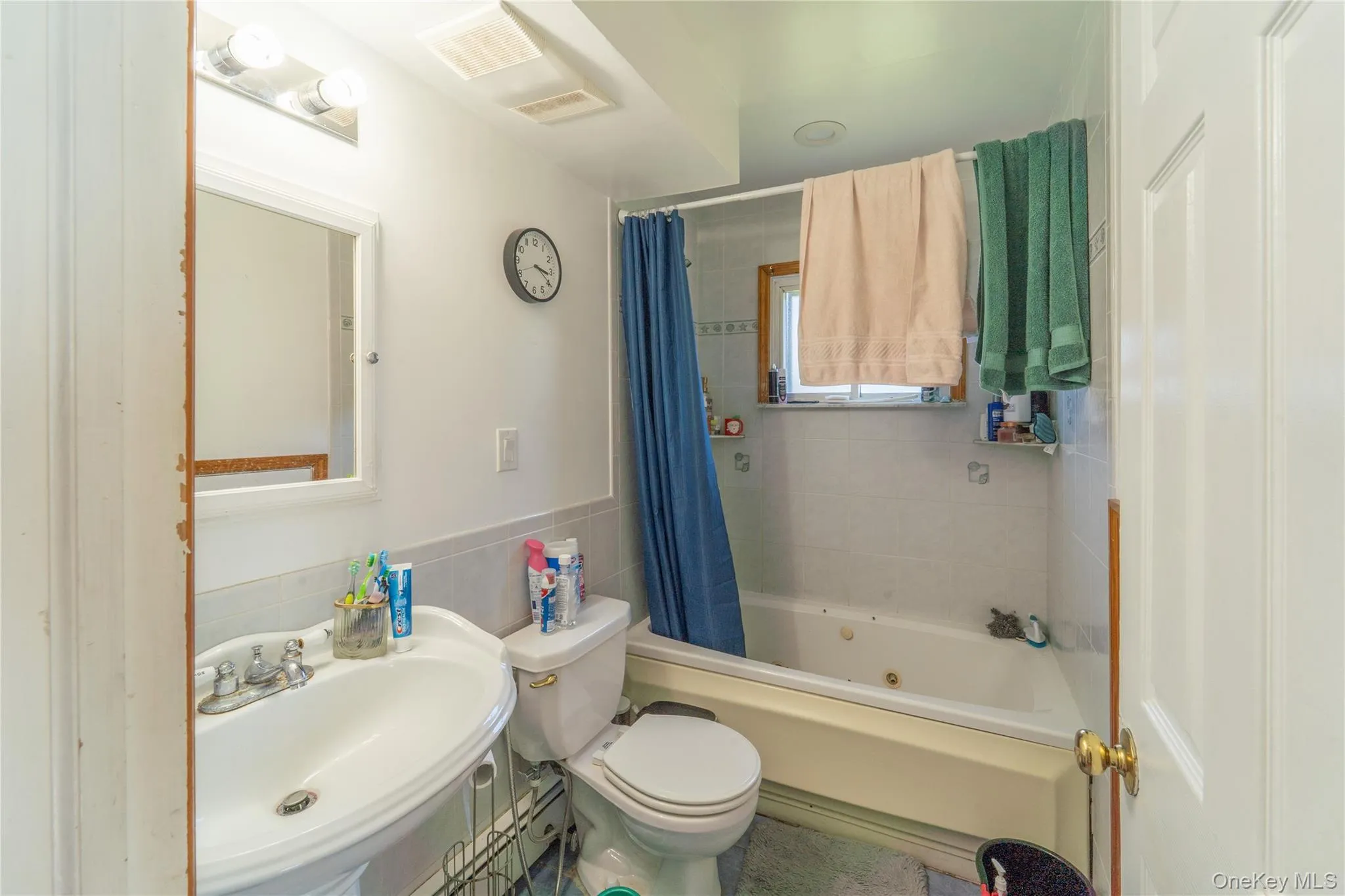 220 Jerusalem Avenue, Oyster Bay, NY, 4 Bedrooms Bedrooms, 7 Rooms Rooms,2 BathroomsBathrooms,Residential,For Rent,Jerusalem,0,1061103 220 Jerusalem Avenue, Oyster Bay, NY, 4 Bedrooms Bedrooms, 7 Rooms Rooms,2 BathroomsBathrooms,Residential,For Rent,Jerusalem,0,1061103