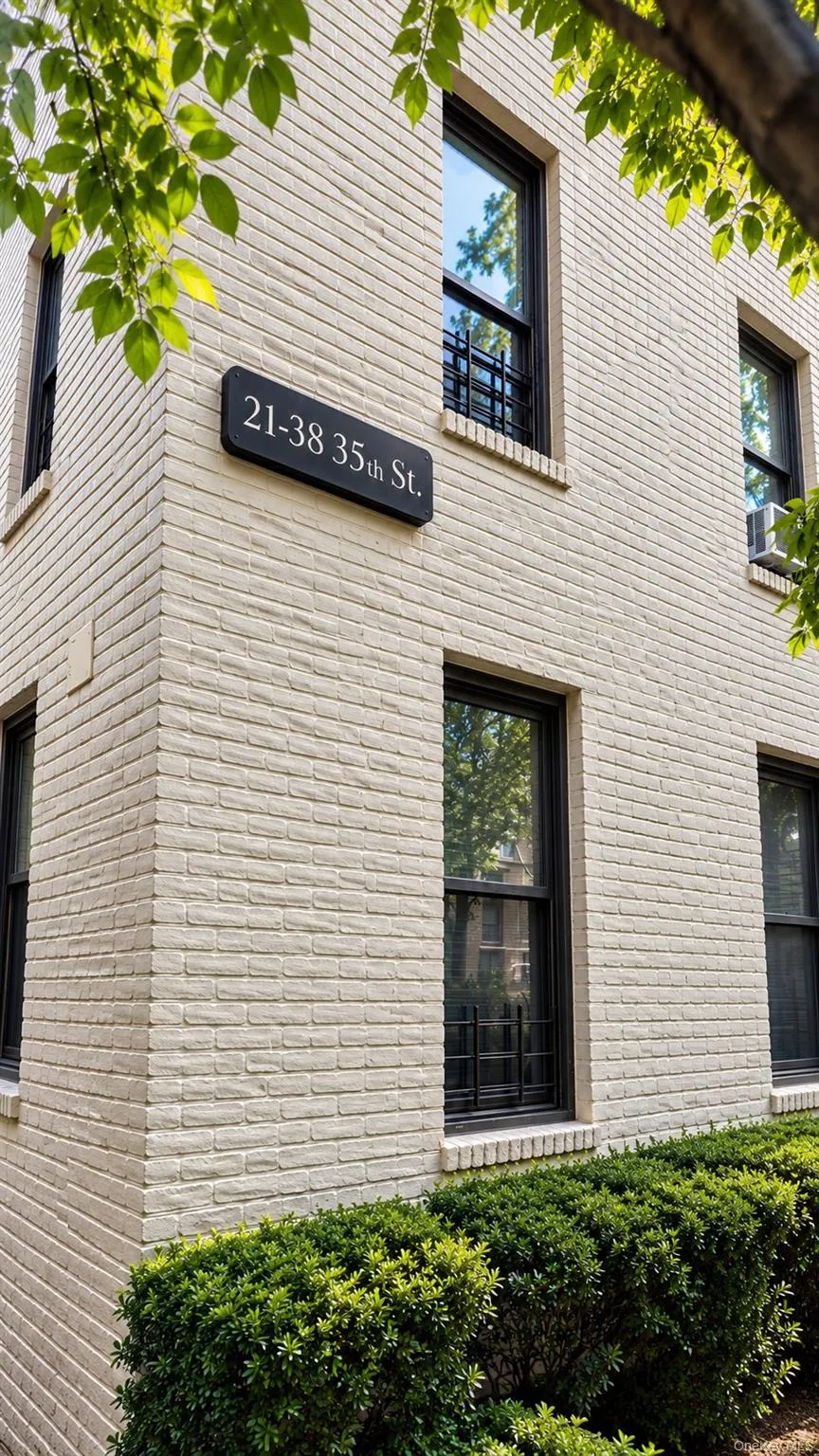 21-38 35th Street, New York, NY, 2 Bedrooms Bedrooms, 5 Rooms Rooms,1 BathroomBathrooms,Residential,For Rent,35th,0,1061104 21-38 35th Street, New York, NY, 2 Bedrooms Bedrooms, 5 Rooms Rooms,1 BathroomBathrooms,Residential,For Rent,35th,0,1061104