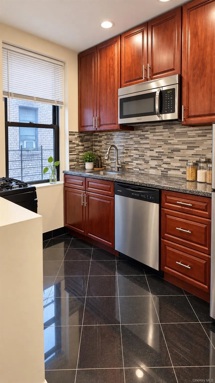 21-38 35th Street, New York, NY, 2 Bedrooms Bedrooms, 5 Rooms Rooms,1 BathroomBathrooms,Residential,For Rent,35th,0,1061104 21-38 35th Street, New York, NY, 2 Bedrooms Bedrooms, 5 Rooms Rooms,1 BathroomBathrooms,Residential,For Rent,35th,0,1061104