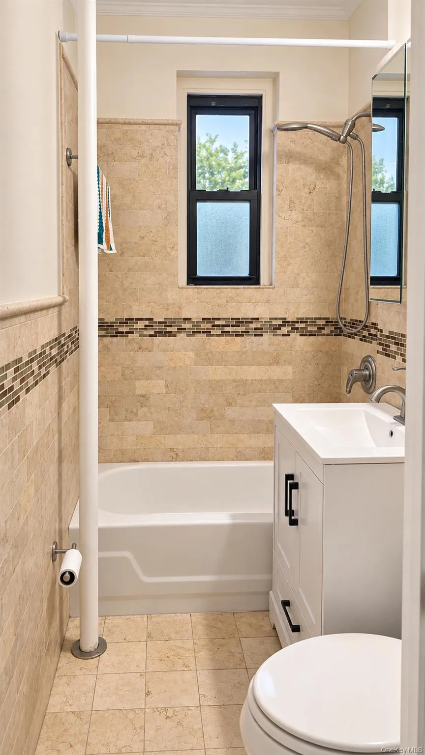 21-38 35th Street, New York, NY, 2 Bedrooms Bedrooms, 5 Rooms Rooms,1 BathroomBathrooms,Residential,For Rent,35th,0,1061104 21-38 35th Street, New York, NY, 2 Bedrooms Bedrooms, 5 Rooms Rooms,1 BathroomBathrooms,Residential,For Rent,35th,0,1061104
