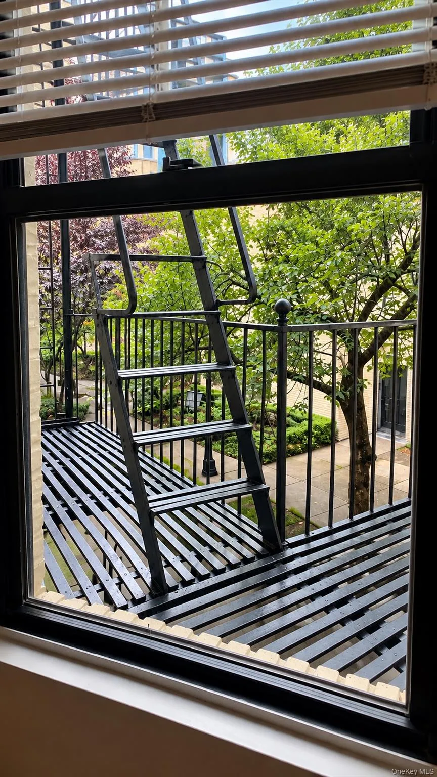 21-38 35th Street, New York, NY, 2 Bedrooms Bedrooms, 5 Rooms Rooms,1 BathroomBathrooms,Residential,For Rent,35th,0,1061104 21-38 35th Street, New York, NY, 2 Bedrooms Bedrooms, 5 Rooms Rooms,1 BathroomBathrooms,Residential,For Rent,35th,0,1061104