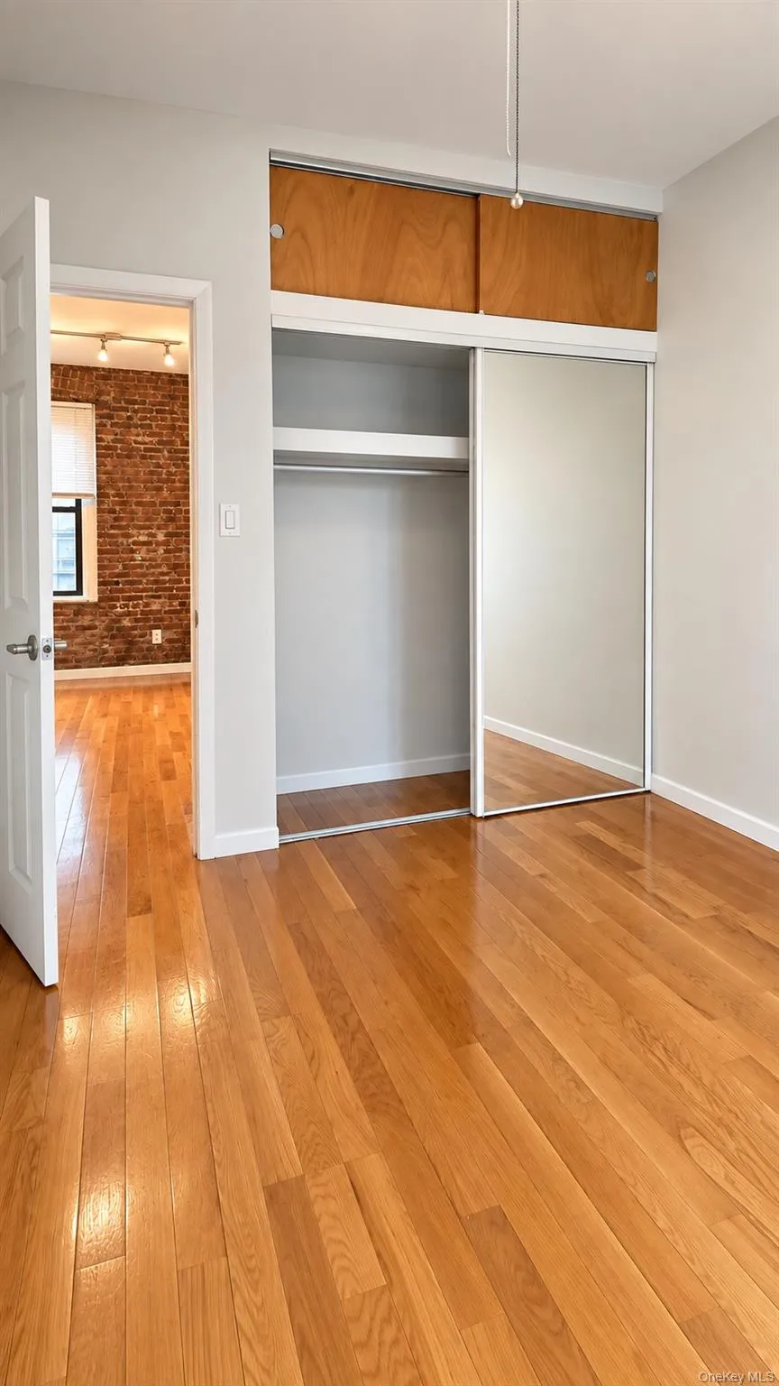 21-38 35th Street, New York, NY, 2 Bedrooms Bedrooms, 5 Rooms Rooms,1 BathroomBathrooms,Residential,For Rent,35th,0,1061104 21-38 35th Street, New York, NY, 2 Bedrooms Bedrooms, 5 Rooms Rooms,1 BathroomBathrooms,Residential,For Rent,35th,0,1061104