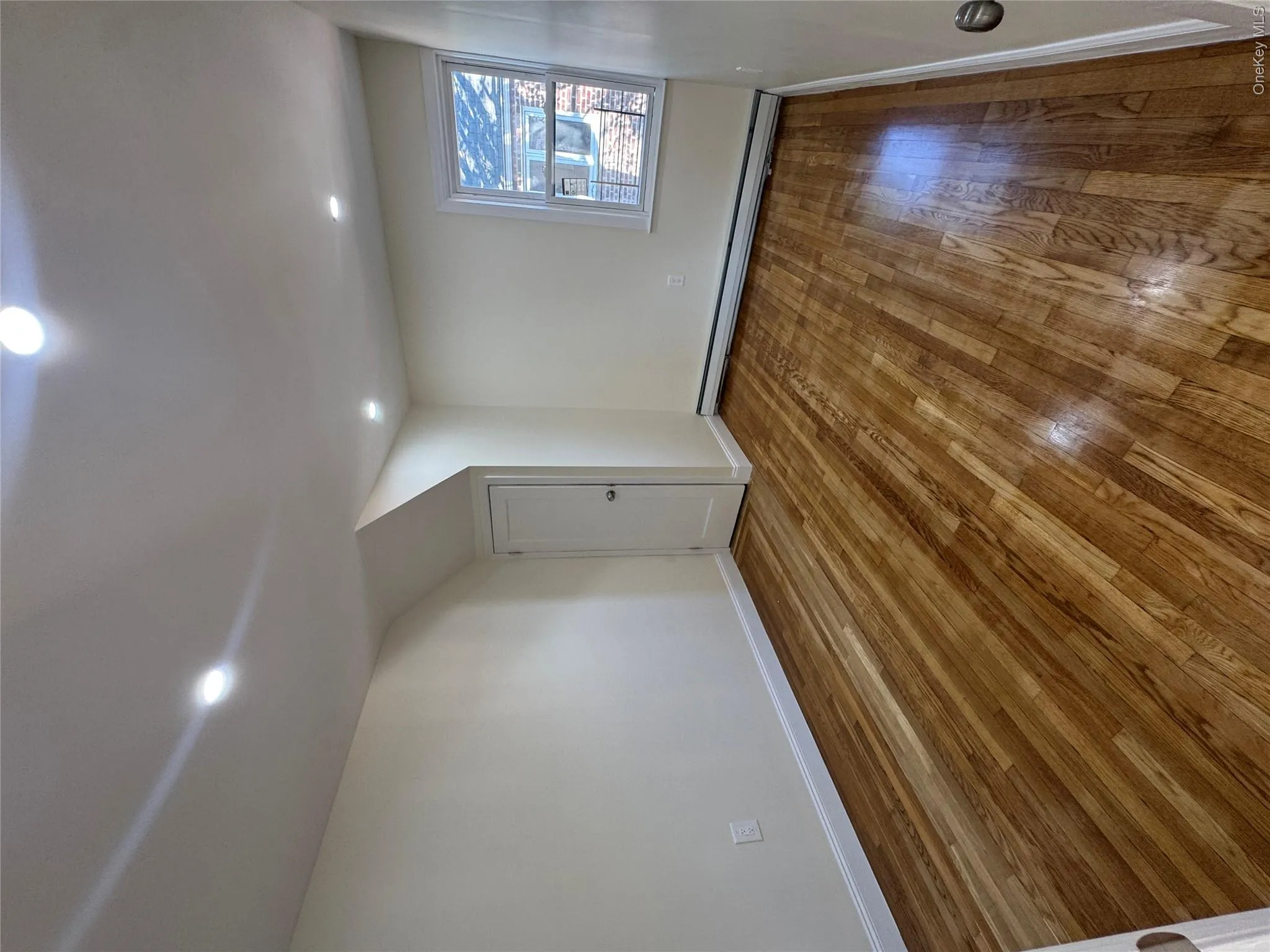 1054 Lydig Avenue, New York, NY, 3 Bedroom Bedrooms, 4 Room Rooms,1 BathroomBathrooms,Residential Lease,For Rent,Lydig,0,1061107 1054 Lydig Avenue, New York, NY, 3 Bedroom Bedrooms, 4 Room Rooms,1 BathroomBathrooms,Residential Lease,For Rent,Lydig,0,1061107