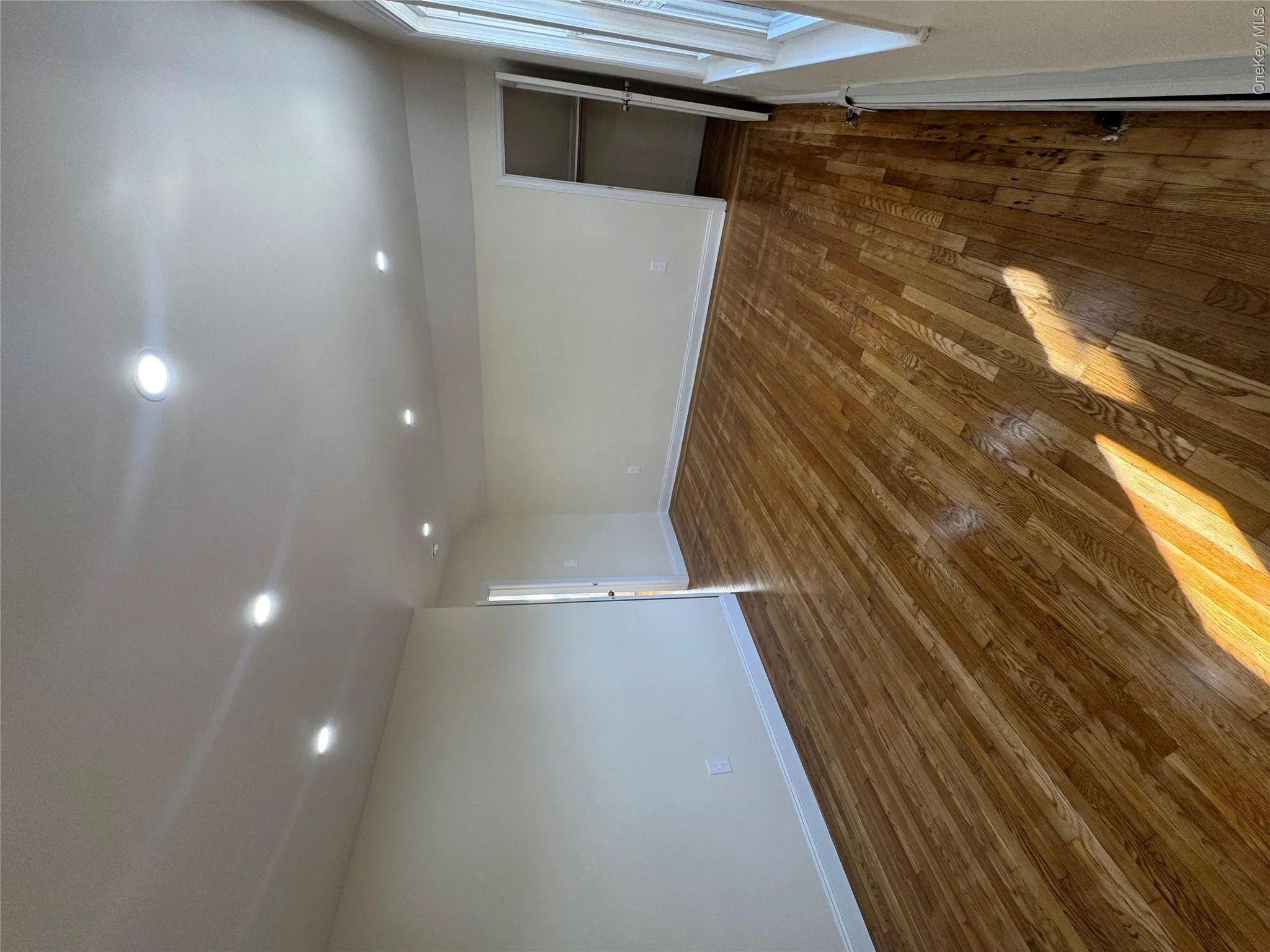 1054 Lydig Avenue, New York, NY, 3 Bedroom Bedrooms, 4 Room Rooms,1 BathroomBathrooms,Residential Lease,For Rent,Lydig,0,1061107 1054 Lydig Avenue, New York, NY, 3 Bedroom Bedrooms, 4 Room Rooms,1 BathroomBathrooms,Residential Lease,For Rent,Lydig,0,1061107