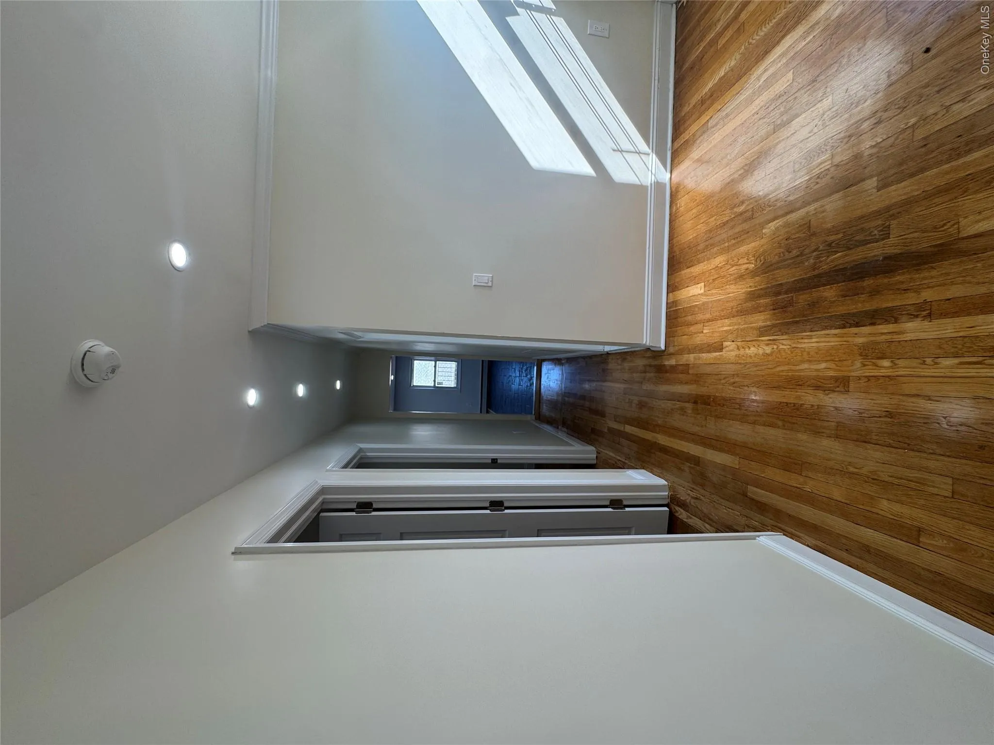 1054 Lydig Avenue, New York, NY, 3 Bedroom Bedrooms, 4 Room Rooms,1 BathroomBathrooms,Residential Lease,For Rent,Lydig,0,1061107 1054 Lydig Avenue, New York, NY, 3 Bedroom Bedrooms, 4 Room Rooms,1 BathroomBathrooms,Residential Lease,For Rent,Lydig,0,1061107