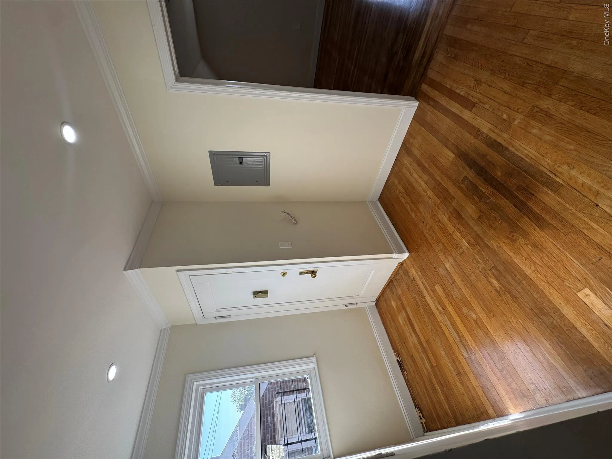1054 Lydig Avenue, New York, NY, 3 Bedroom Bedrooms, 4 Room Rooms,1 BathroomBathrooms,Residential Lease,For Rent,Lydig,0,1061107 1054 Lydig Avenue, New York, NY, 3 Bedroom Bedrooms, 4 Room Rooms,1 BathroomBathrooms,Residential Lease,For Rent,Lydig,0,1061107