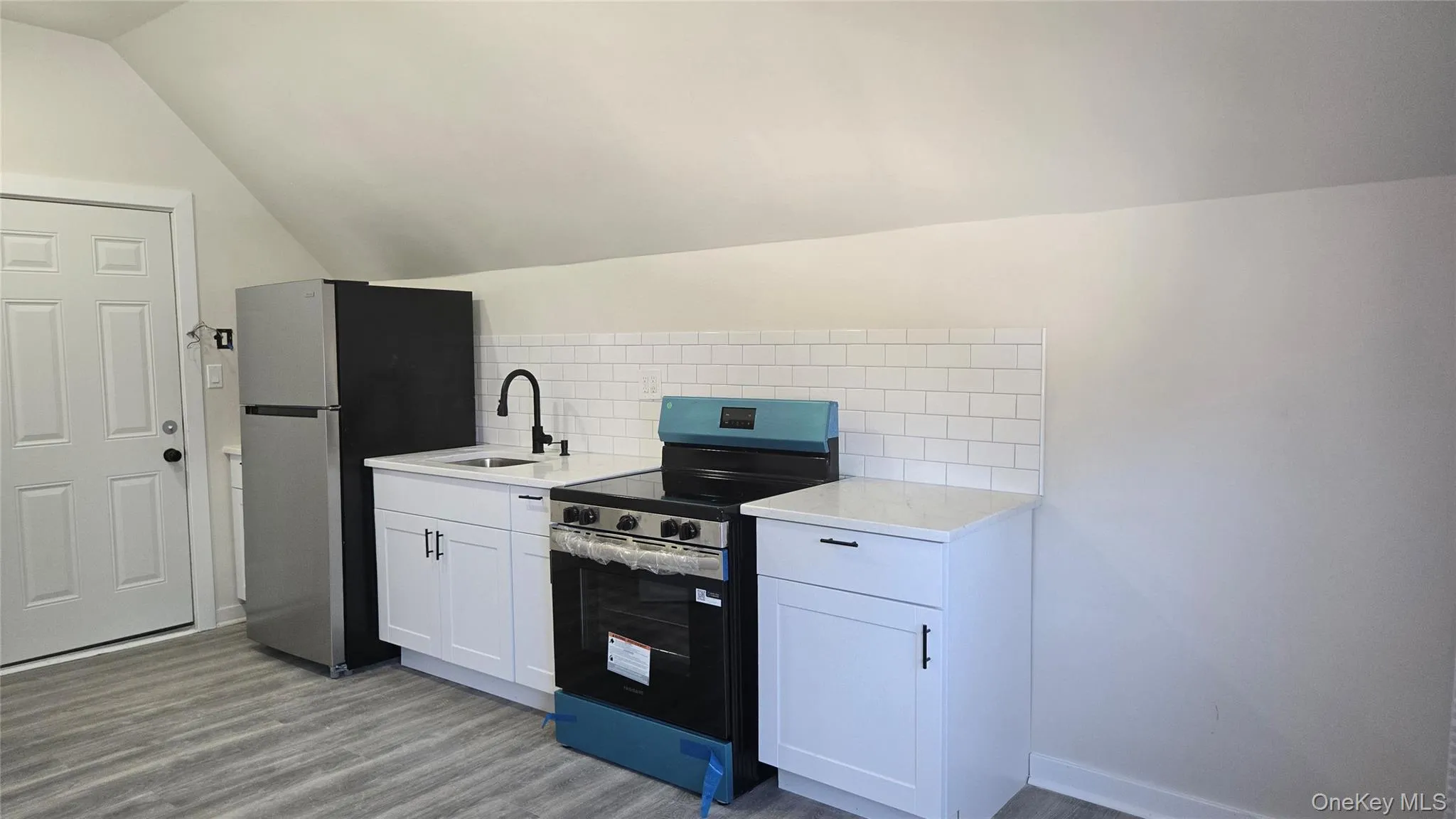 48 Clinton Street, Poughkeepsie (town), NY, 1 Bedroom Bedrooms, 3 Room Rooms,1 BathroomBathrooms,Residential Lease,For Rent,Clinton,0,1061109 48 Clinton Street, Poughkeepsie (town), NY, 1 Bedroom Bedrooms, 3 Room Rooms,1 BathroomBathrooms,Residential Lease,For Rent,Clinton,0,1061109