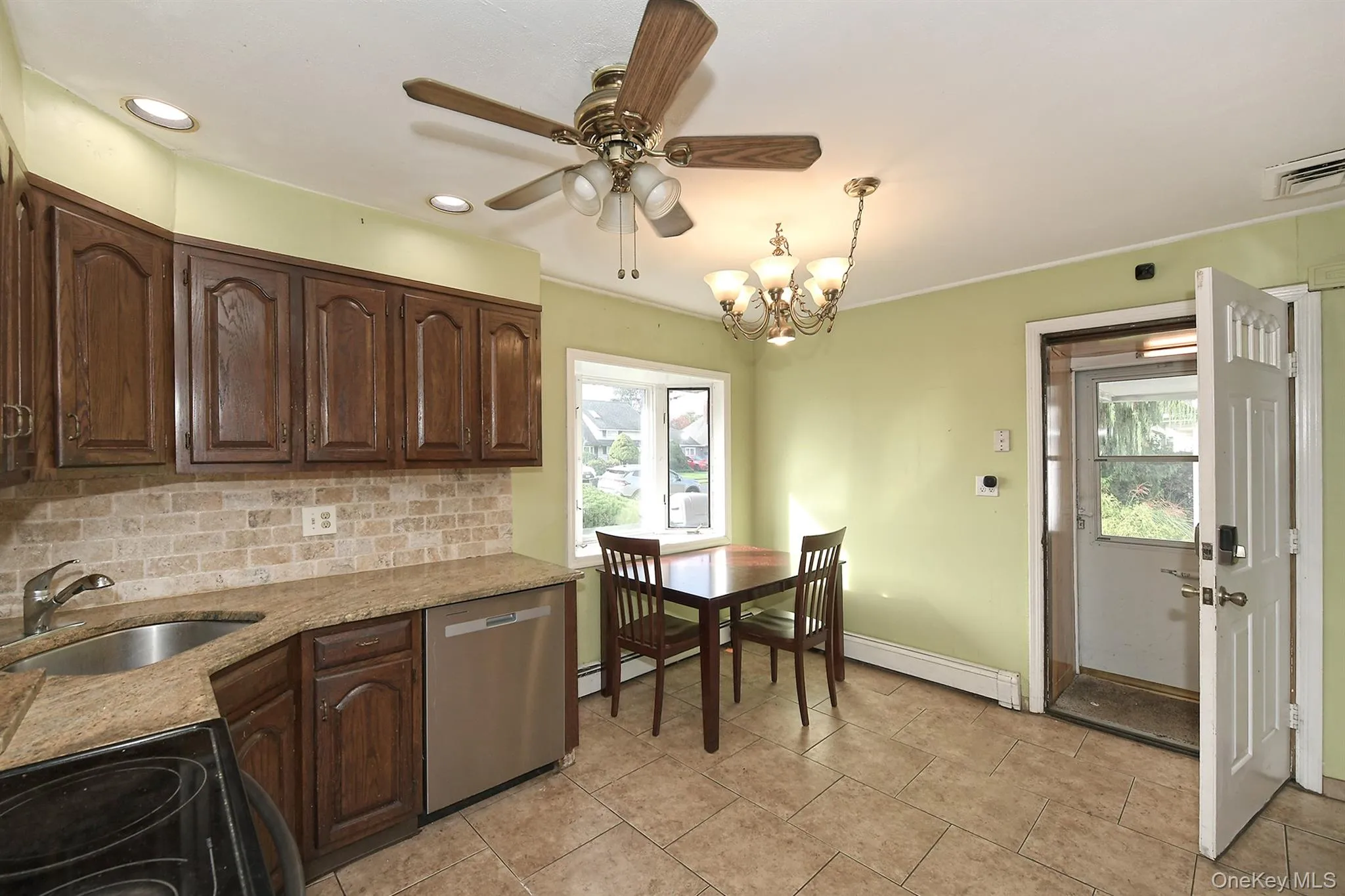 139 Horn Lane, Hempstead, NY, 5 Bedrooms Bedrooms, 10 Rooms Rooms,2 BathroomsBathrooms,Residential,For Rent,Horn,0,1061110 139 Horn Lane, Hempstead, NY, 5 Bedrooms Bedrooms, 10 Rooms Rooms,2 BathroomsBathrooms,Residential,For Rent,Horn,0,1061110
