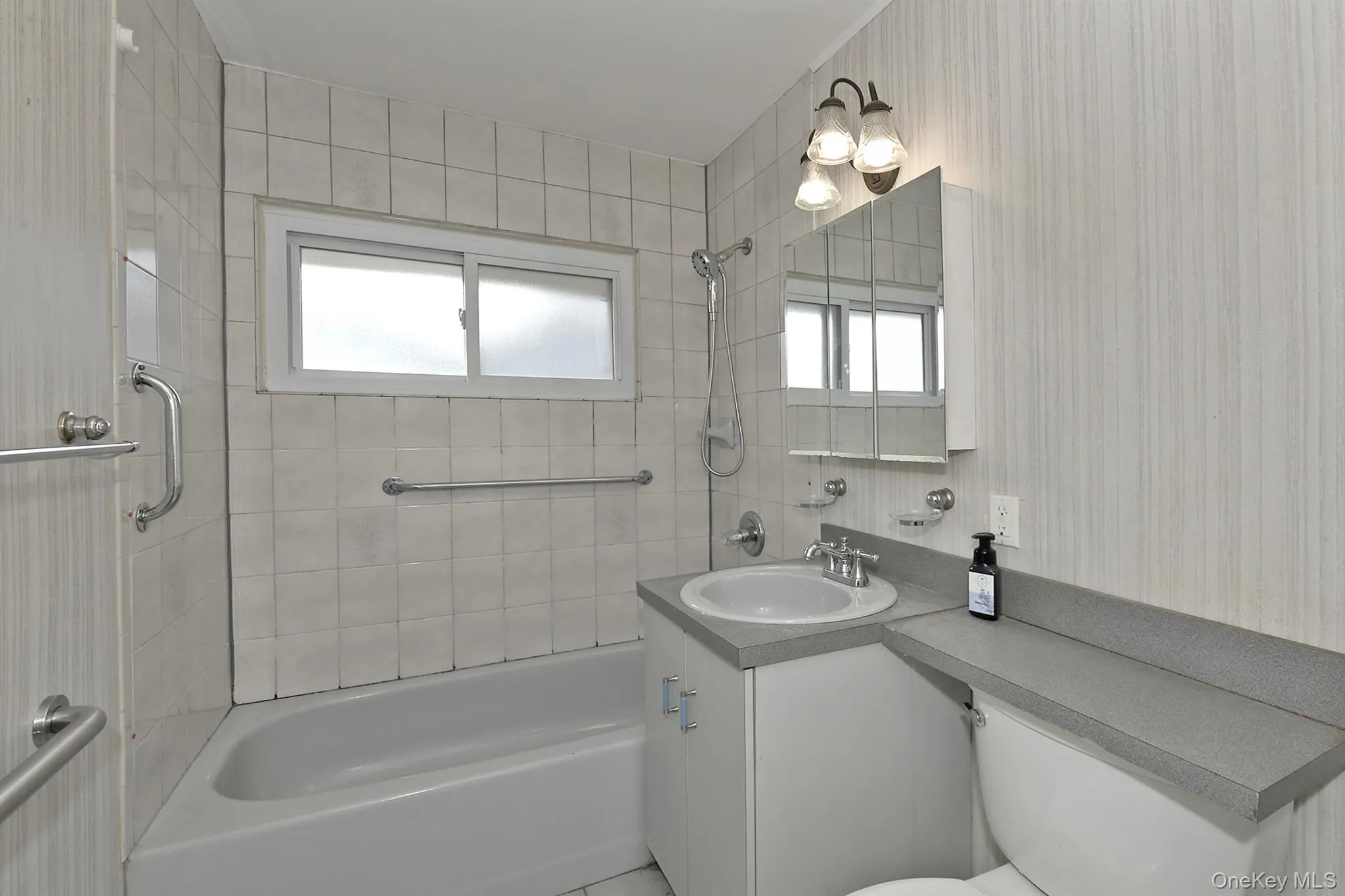 139 Horn Lane, Hempstead, NY, 5 Bedrooms Bedrooms, 10 Rooms Rooms,2 BathroomsBathrooms,Residential,For Rent,Horn,0,1061110 139 Horn Lane, Hempstead, NY, 5 Bedrooms Bedrooms, 10 Rooms Rooms,2 BathroomsBathrooms,Residential,For Rent,Horn,0,1061110