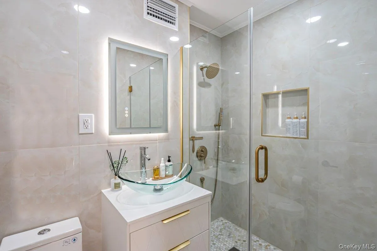 162-01 Powells Cove Boulevard, New York, NY, 3 Bedrooms Bedrooms, 6 Rooms Rooms,2 BathroomsBathrooms,Residential,For Rent,Powells Cove,0,1061122 162-01 Powells Cove Boulevard, New York, NY, 3 Bedrooms Bedrooms, 6 Rooms Rooms,2 BathroomsBathrooms,Residential,For Rent,Powells Cove,0,1061122