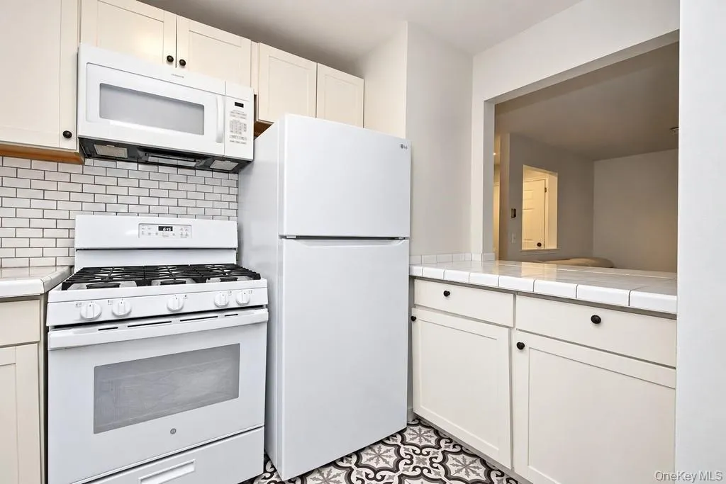 22 Lexington Hill, Monroe, NY, 2 Bedrooms Bedrooms, 5 Rooms Rooms,2 BathroomsBathrooms,Residential,For Rent,Lexington,0,1061128 22 Lexington Hill, Monroe, NY, 2 Bedrooms Bedrooms, 5 Rooms Rooms,2 BathroomsBathrooms,Residential,For Rent,Lexington,0,1061128