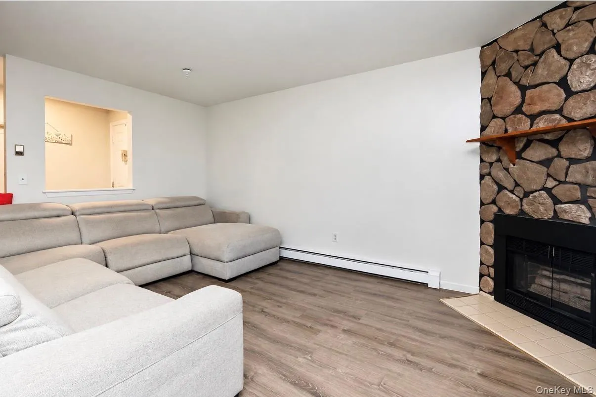 22 Lexington Hill, Monroe, NY, 2 Bedrooms Bedrooms, 5 Rooms Rooms,2 BathroomsBathrooms,Residential,For Rent,Lexington,0,1061128 22 Lexington Hill, Monroe, NY, 2 Bedrooms Bedrooms, 5 Rooms Rooms,2 BathroomsBathrooms,Residential,For Rent,Lexington,0,1061128