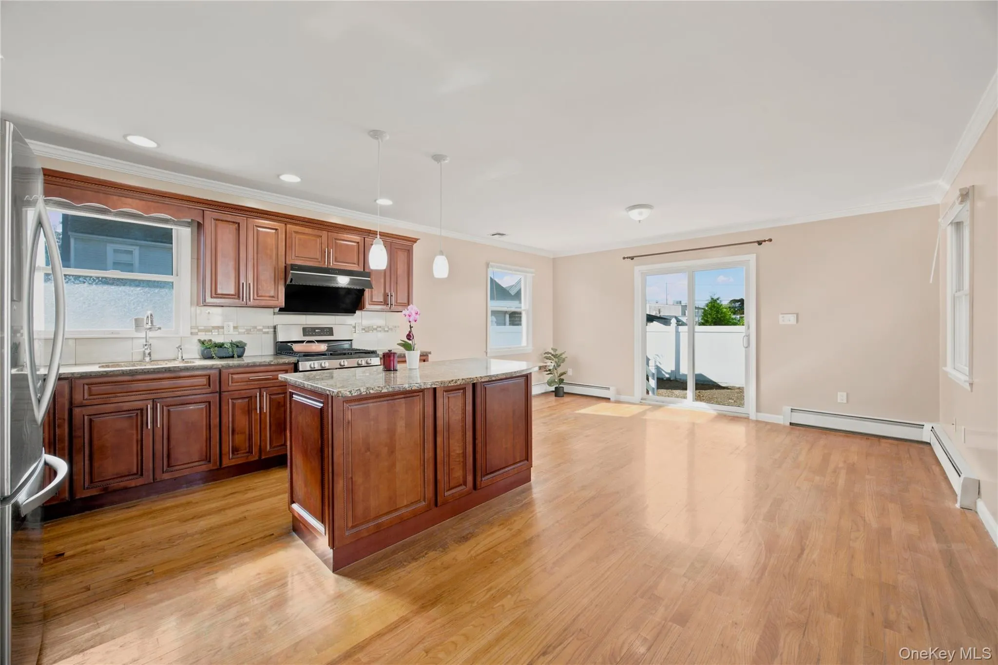 33 3rd Avenue, North Hempstead, NY, 3 Bedrooms Bedrooms, 9 Rooms Rooms,2 BathroomsBathrooms,Residential,For Rent,3rd,0,1061130 33 3rd Avenue, North Hempstead, NY, 3 Bedrooms Bedrooms, 9 Rooms Rooms,2 BathroomsBathrooms,Residential,For Rent,3rd,0,1061130