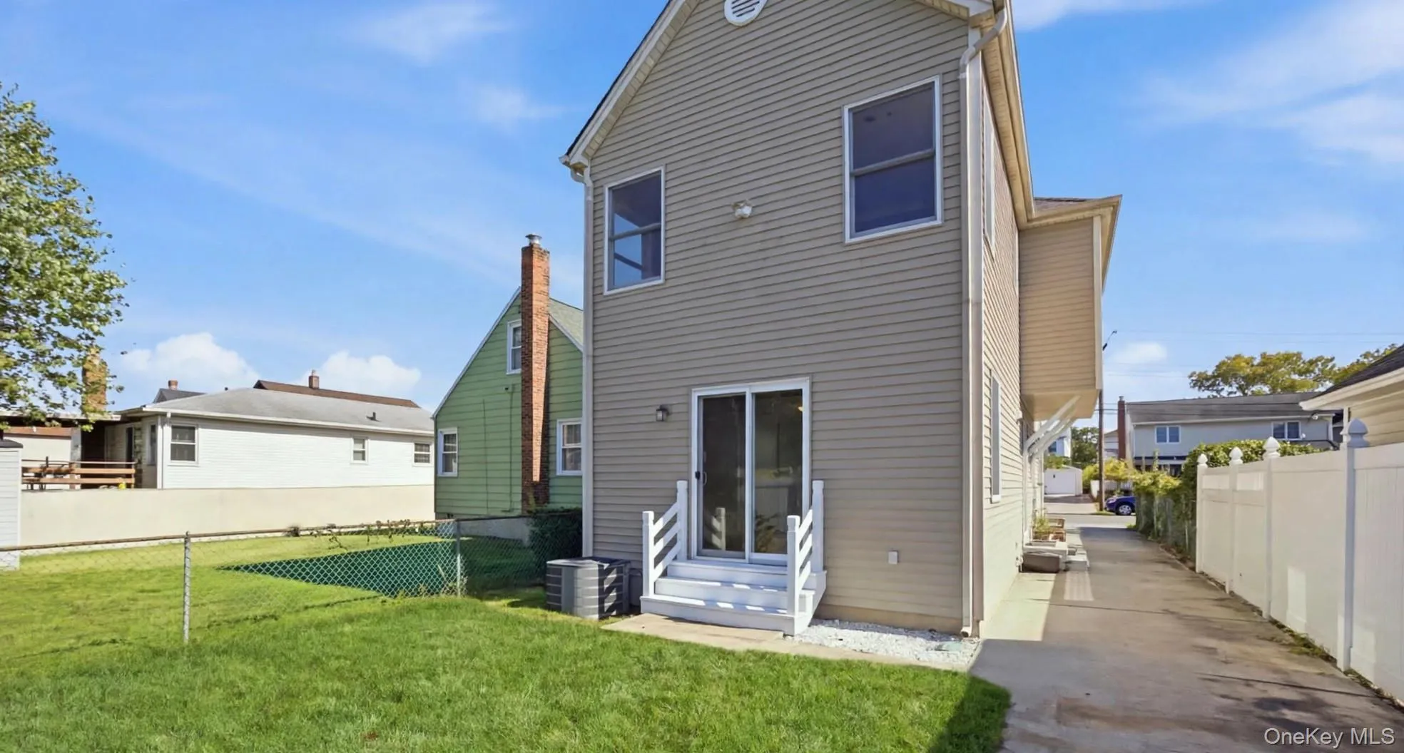 33 3rd Avenue, North Hempstead, NY, 3 Bedrooms Bedrooms, 9 Rooms Rooms,2 BathroomsBathrooms,Residential,For Rent,3rd,0,1061130 33 3rd Avenue, North Hempstead, NY, 3 Bedrooms Bedrooms, 9 Rooms Rooms,2 BathroomsBathrooms,Residential,For Rent,3rd,0,1061130