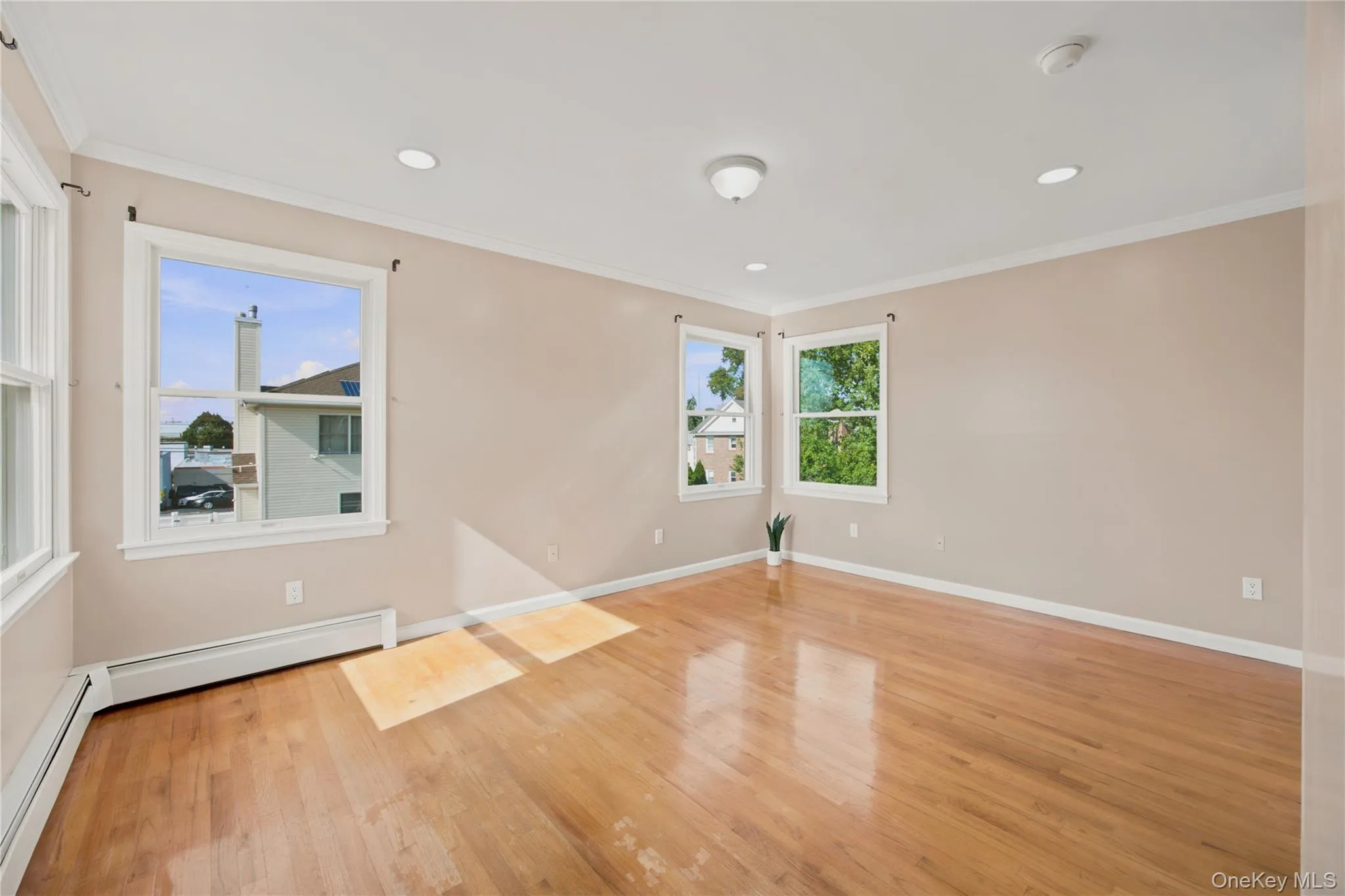 33 3rd Avenue, North Hempstead, NY, 3 Bedrooms Bedrooms, 9 Rooms Rooms,2 BathroomsBathrooms,Residential,For Rent,3rd,0,1061130 33 3rd Avenue, North Hempstead, NY, 3 Bedrooms Bedrooms, 9 Rooms Rooms,2 BathroomsBathrooms,Residential,For Rent,3rd,0,1061130