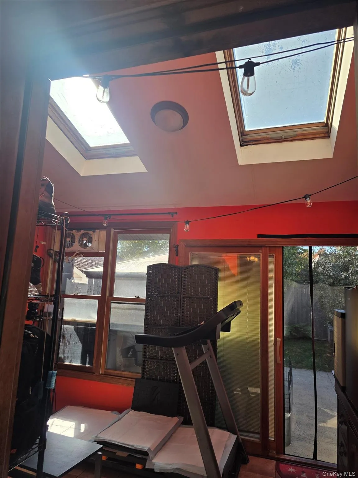 8 feet x 15 feet LegaL ExtentionWith sun roof , heating and Ac. 8 feet x 15 feet LegaL ExtentionWith sun roof , heating and Ac.