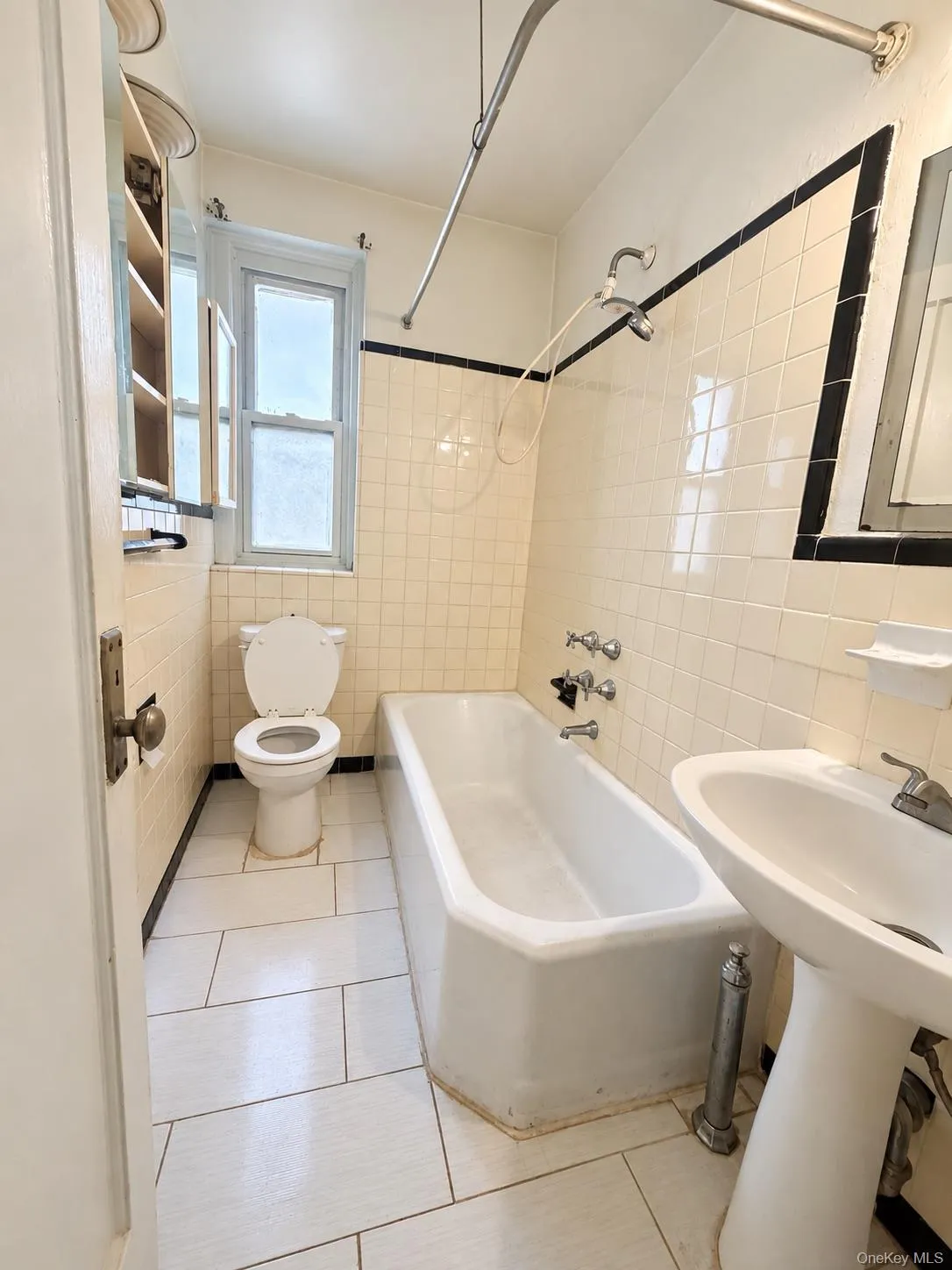 2160 Bronx Park Park, New York, NY, 1 Bedroom Bedrooms, 4 Rooms Rooms,1 BathroomBathrooms,Residential,For Rent,Bronx Park,0,1061142 2160 Bronx Park Park, New York, NY, 1 Bedroom Bedrooms, 4 Rooms Rooms,1 BathroomBathrooms,Residential,For Rent,Bronx Park,0,1061142