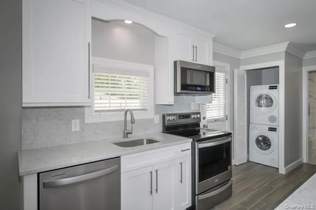 146 Montauk Highway, Southampton, NY, 1 Bedroom Bedrooms, 4 Room Rooms,1 BathroomBathrooms,Residential Lease,For Rent,Montauk,0,1061151 146 Montauk Highway, Southampton, NY, 1 Bedroom Bedrooms, 4 Room Rooms,1 BathroomBathrooms,Residential Lease,For Rent,Montauk,0,1061151