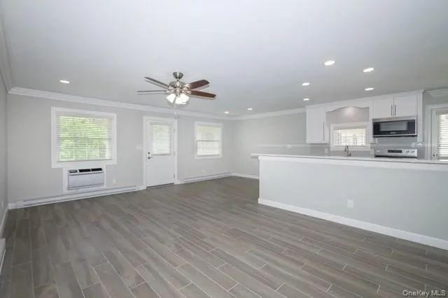 146 Montauk Highway, Southampton, NY, 1 Bedroom Bedrooms, 4 Room Rooms,1 BathroomBathrooms,Residential Lease,For Rent,Montauk,0,1061151 146 Montauk Highway, Southampton, NY, 1 Bedroom Bedrooms, 4 Room Rooms,1 BathroomBathrooms,Residential Lease,For Rent,Montauk,0,1061151