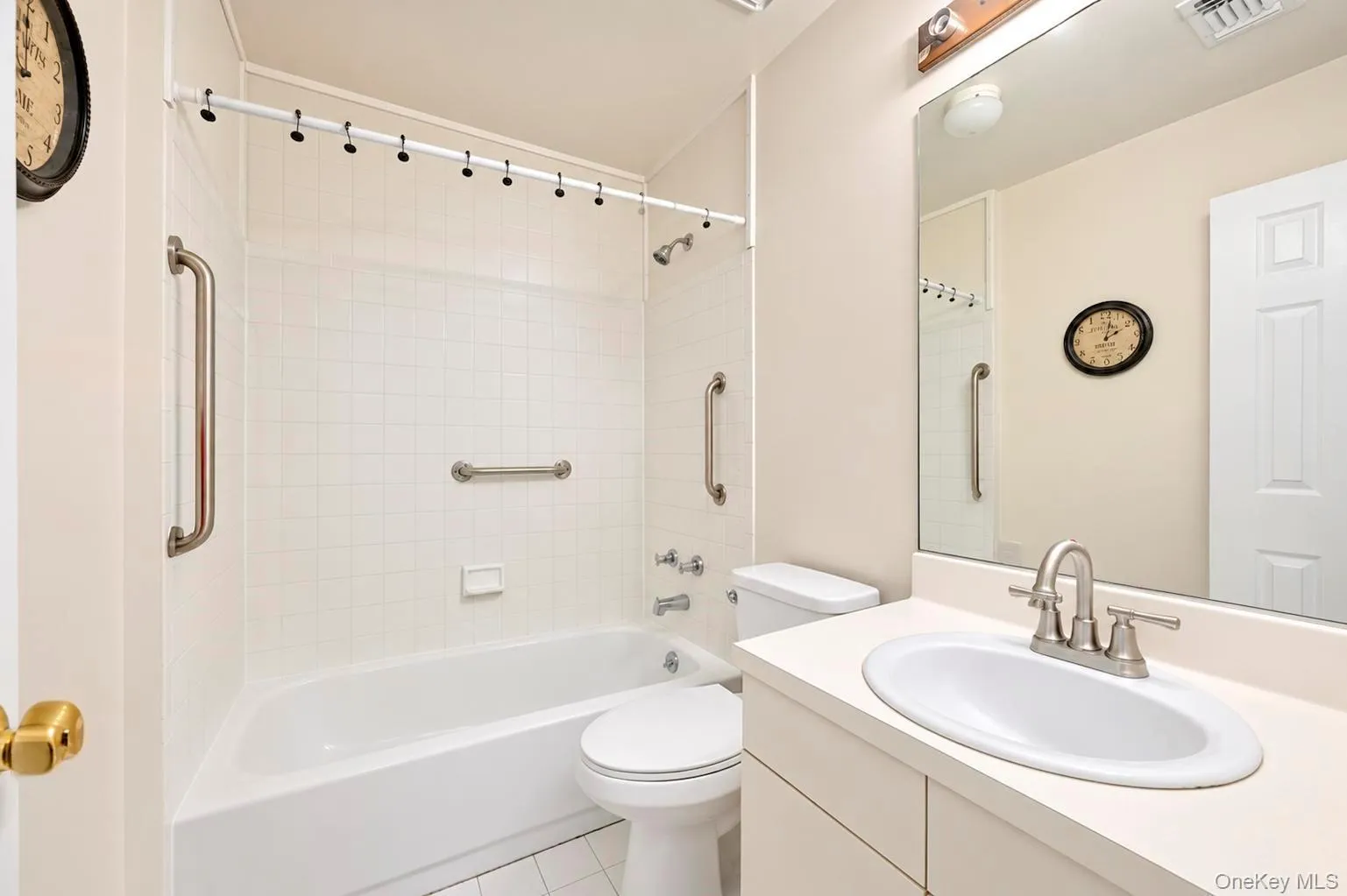 41 Maple Wing Drive, Islip, NY, 2 Bedrooms Bedrooms, 8 Rooms Rooms,2 BathroomsBathrooms,Residential,For Rent,Maple Wing,0,1061161 41 Maple Wing Drive, Islip, NY, 2 Bedrooms Bedrooms, 8 Rooms Rooms,2 BathroomsBathrooms,Residential,For Rent,Maple Wing,0,1061161