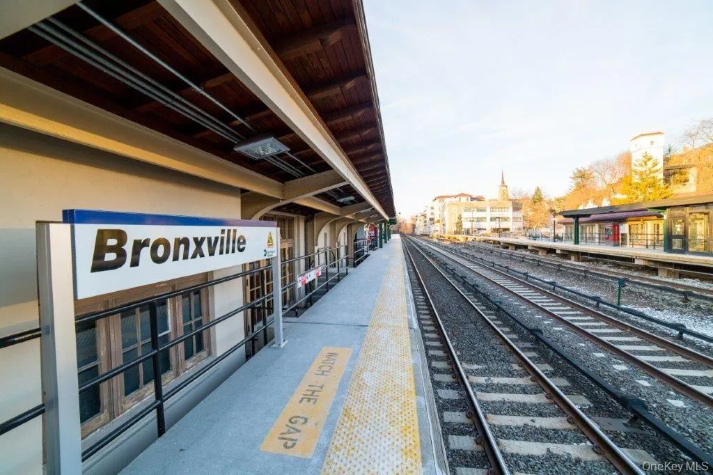 Metro North rail station one block from GF-8 Metro North rail station one block from GF-8