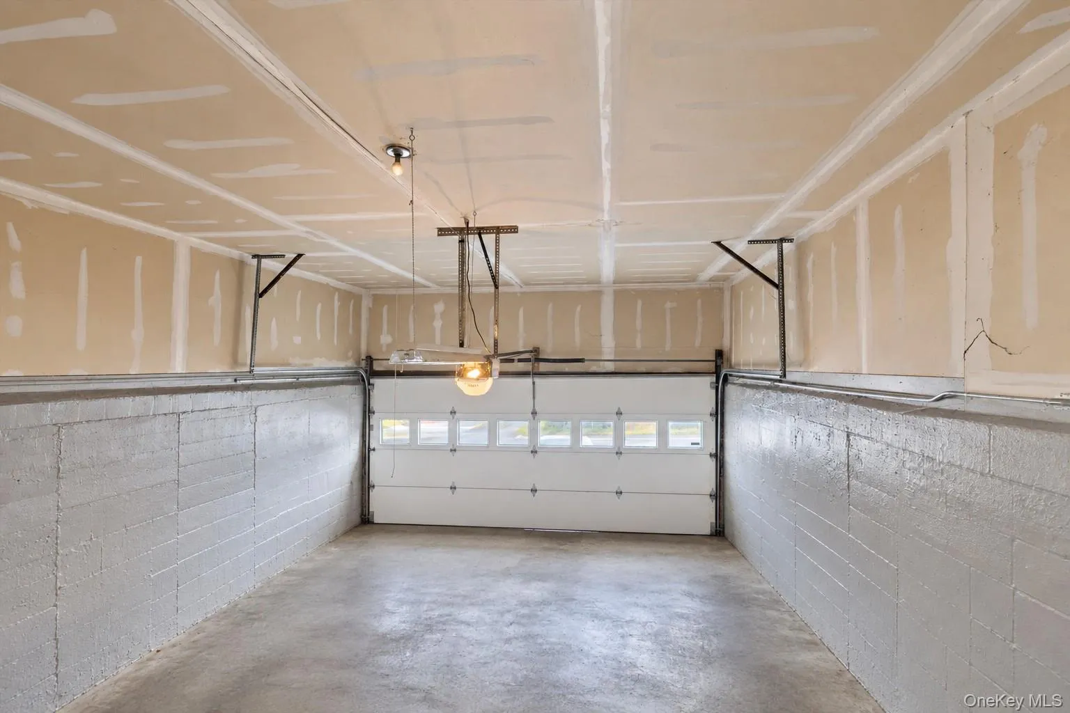 379 Main Street, Huntington, NY, 3 Bedrooms Bedrooms, 7 Rooms Rooms,2 BathroomsBathrooms,Residential,For Rent,Main,0,1061170 379 Main Street, Huntington, NY, 3 Bedrooms Bedrooms, 7 Rooms Rooms,2 BathroomsBathrooms,Residential,For Rent,Main,0,1061170