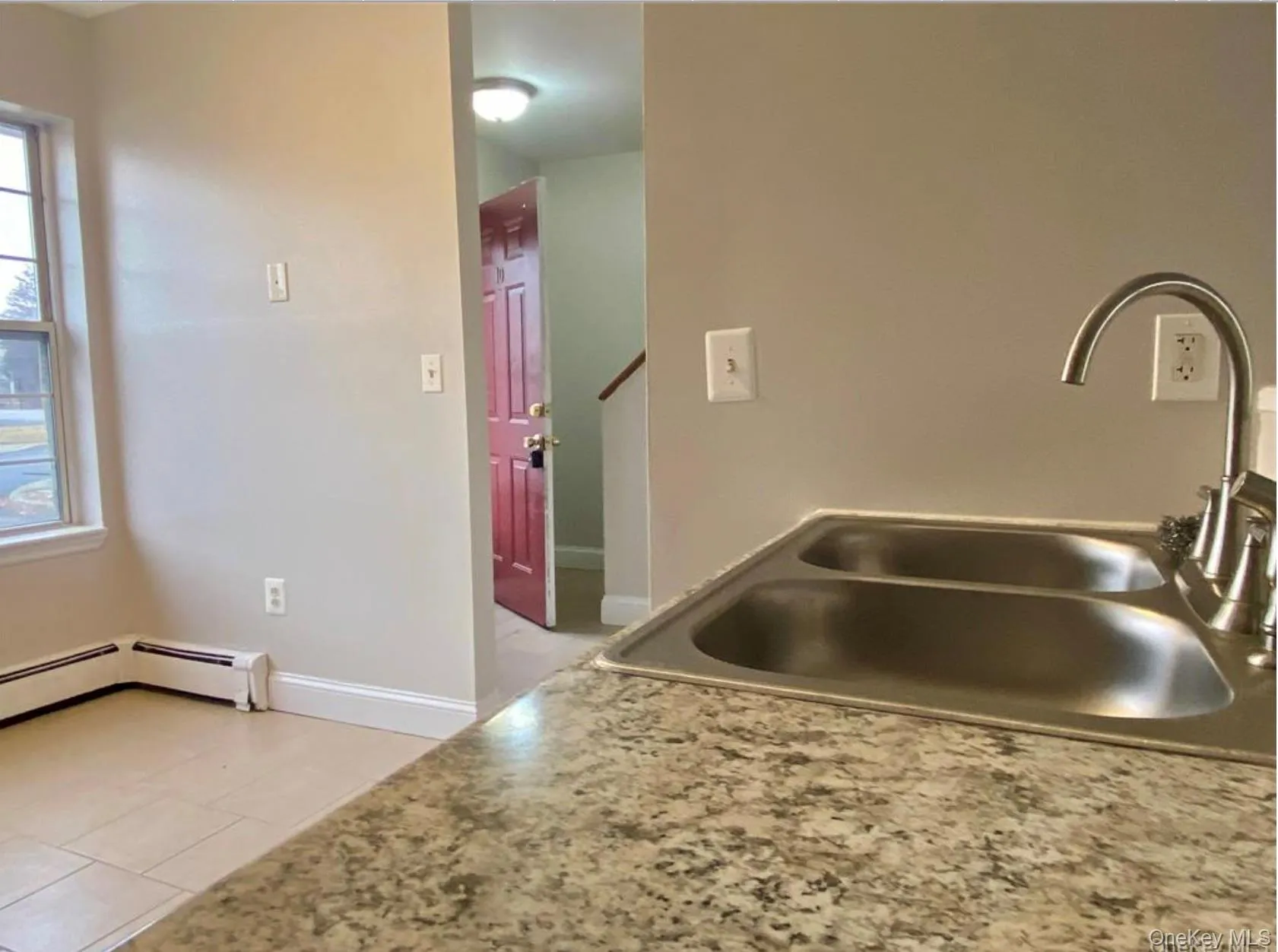 32 Palmer Avenue, Middletown, NY, 2 Bedroom Bedrooms, 5 Room Rooms,1 BathroomBathrooms,Residential Lease,For Rent,Palmer,0,1061177 32 Palmer Avenue, Middletown, NY, 2 Bedroom Bedrooms, 5 Room Rooms,1 BathroomBathrooms,Residential Lease,For Rent,Palmer,0,1061177