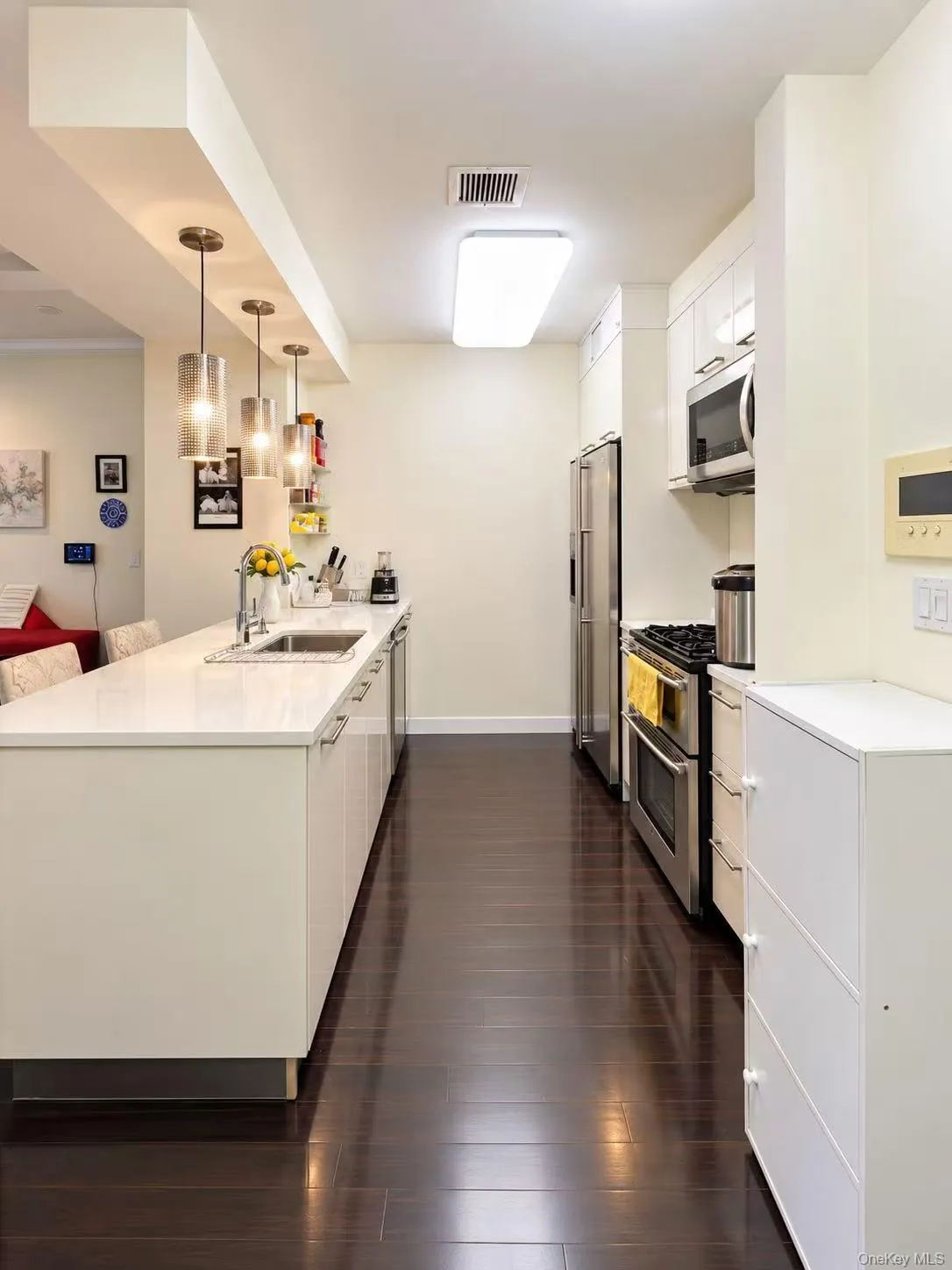 6405 Yellowstone Boulevard, New York, NY, 1 Bedroom Bedrooms, 3 Rooms Rooms,1 BathroomBathrooms,Residential,For Rent,Yellowstone,0,1061182 6405 Yellowstone Boulevard, New York, NY, 1 Bedroom Bedrooms, 3 Rooms Rooms,1 BathroomBathrooms,Residential,For Rent,Yellowstone,0,1061182