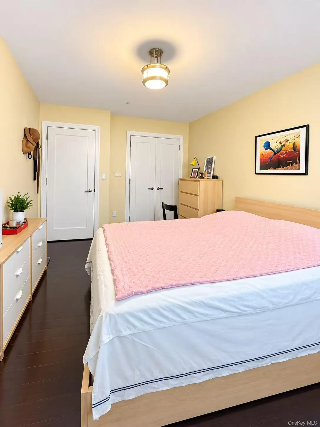 6405 Yellowstone Boulevard, New York, NY, 1 Bedroom Bedrooms, 3 Rooms Rooms,1 BathroomBathrooms,Residential,For Rent,Yellowstone,0,1061182 6405 Yellowstone Boulevard, New York, NY, 1 Bedroom Bedrooms, 3 Rooms Rooms,1 BathroomBathrooms,Residential,For Rent,Yellowstone,0,1061182