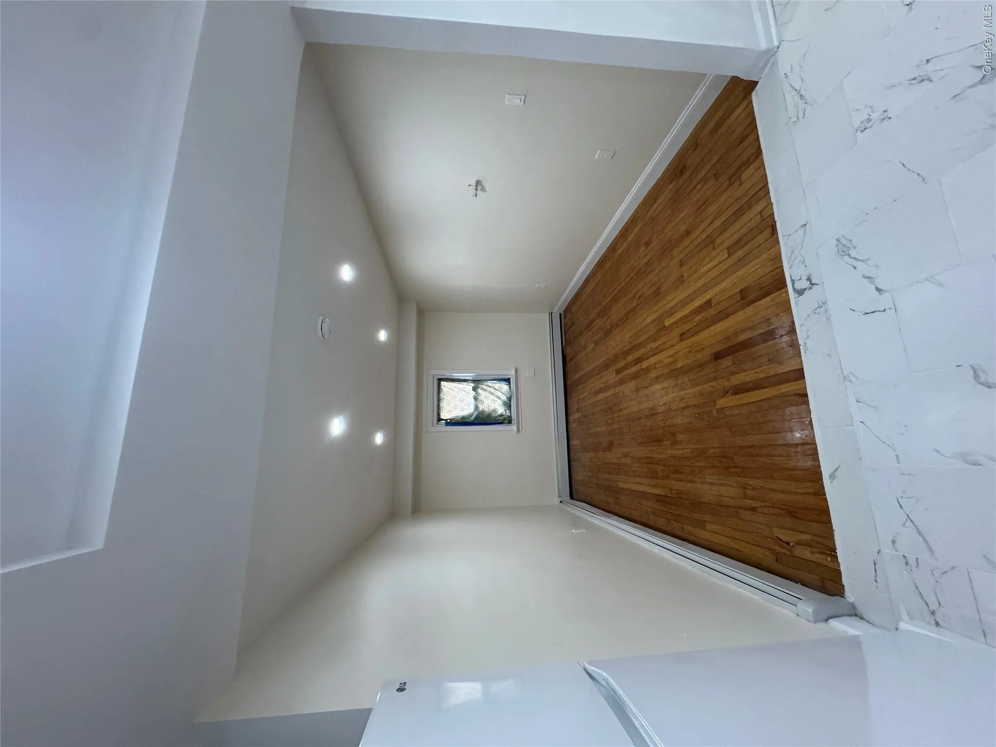 1054 Lydig Avenue, New York, NY, 3 Bedroom Bedrooms, 4 Room Rooms,1 BathroomBathrooms,Residential Lease,For Rent,Lydig,0,1061183 1054 Lydig Avenue, New York, NY, 3 Bedroom Bedrooms, 4 Room Rooms,1 BathroomBathrooms,Residential Lease,For Rent,Lydig,0,1061183