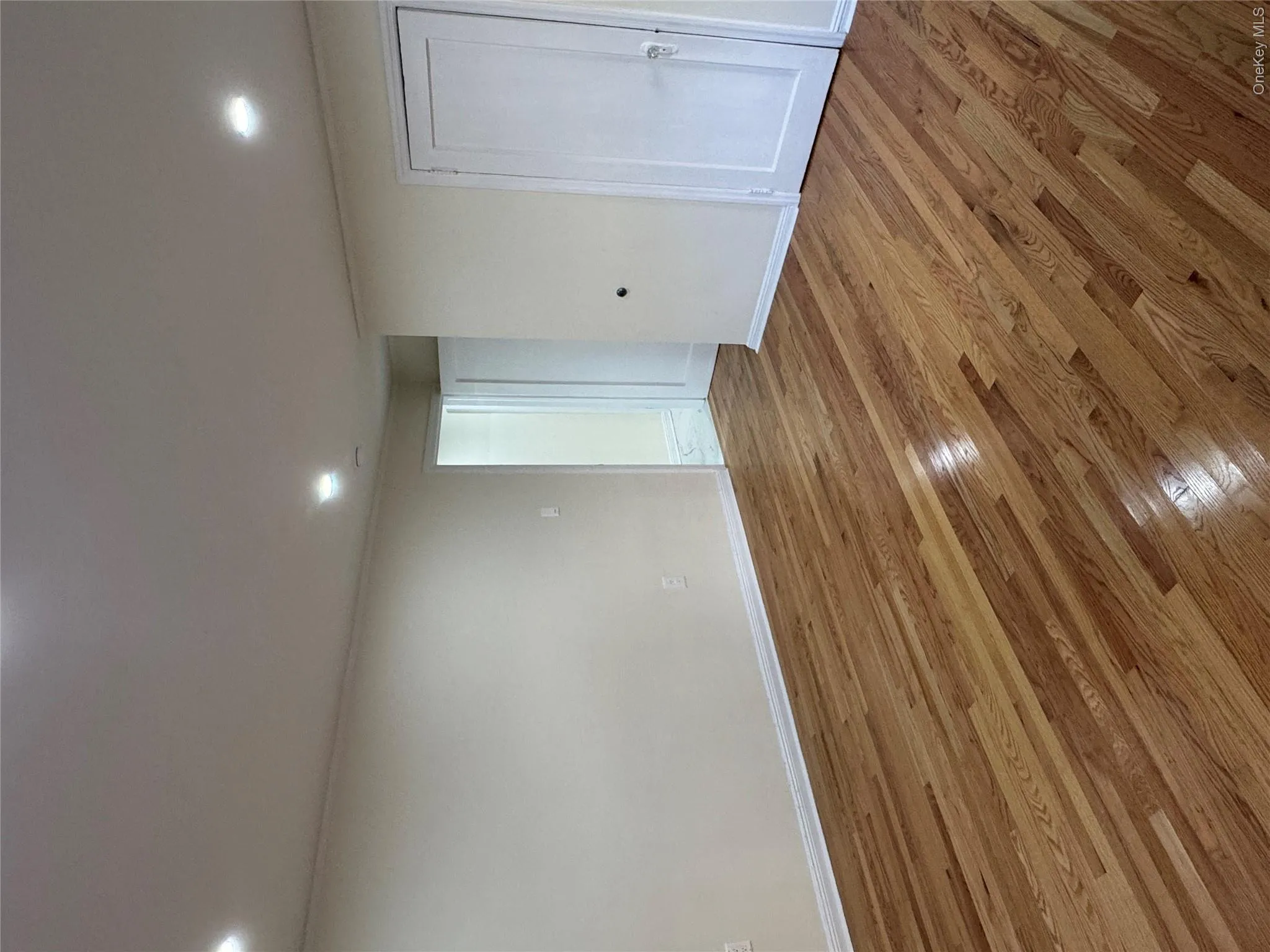 1054 Lydig Avenue, New York, NY, 3 Bedroom Bedrooms, 4 Room Rooms,1 BathroomBathrooms,Residential Lease,For Rent,Lydig,0,1061183 1054 Lydig Avenue, New York, NY, 3 Bedroom Bedrooms, 4 Room Rooms,1 BathroomBathrooms,Residential Lease,For Rent,Lydig,0,1061183