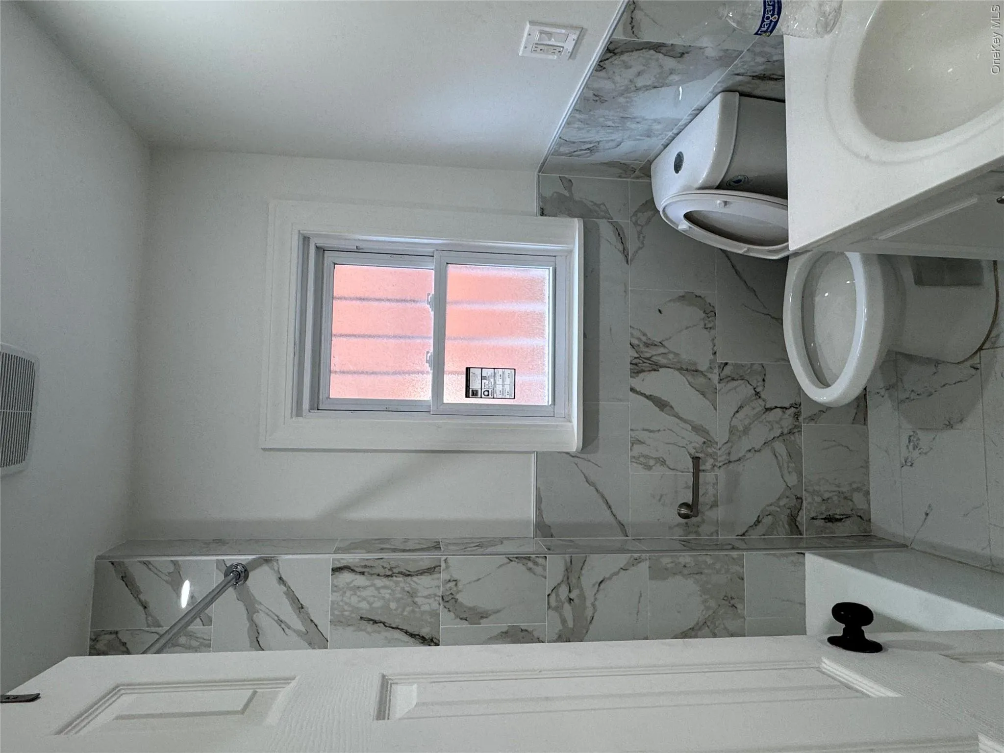 1054 Lydig Avenue, New York, NY, 3 Bedroom Bedrooms, 4 Room Rooms,1 BathroomBathrooms,Residential Lease,For Rent,Lydig,0,1061183 1054 Lydig Avenue, New York, NY, 3 Bedroom Bedrooms, 4 Room Rooms,1 BathroomBathrooms,Residential Lease,For Rent,Lydig,0,1061183