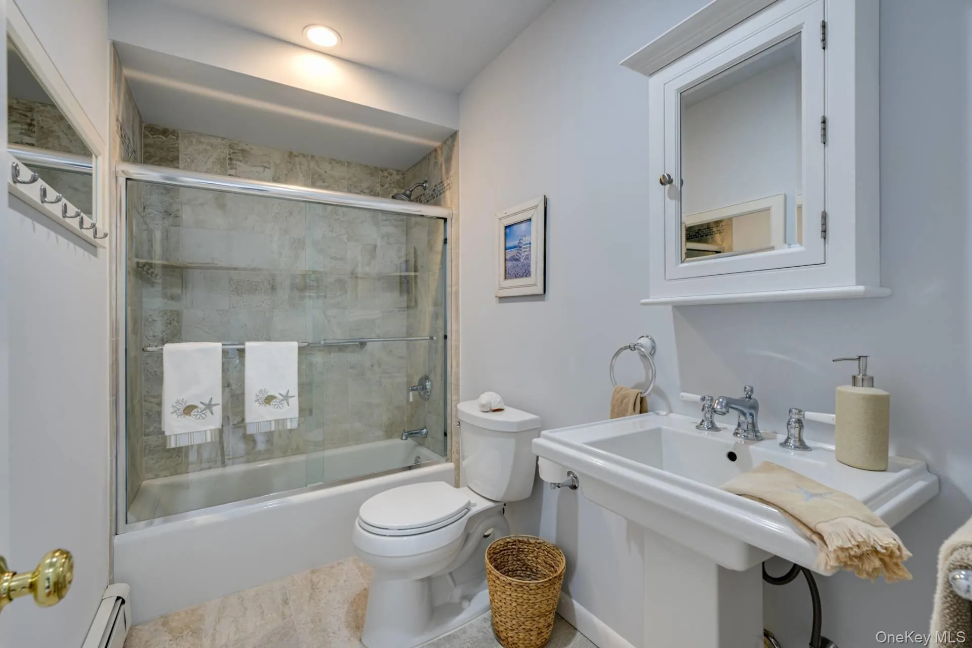 16B Squiretown Road, Southampton, NY, 4 Bedrooms Bedrooms, 9 Rooms Rooms,2 BathroomsBathrooms,Residential,For Rent,Squiretown,0,1061201 16B Squiretown Road, Southampton, NY, 4 Bedrooms Bedrooms, 9 Rooms Rooms,2 BathroomsBathrooms,Residential,For Rent,Squiretown,0,1061201