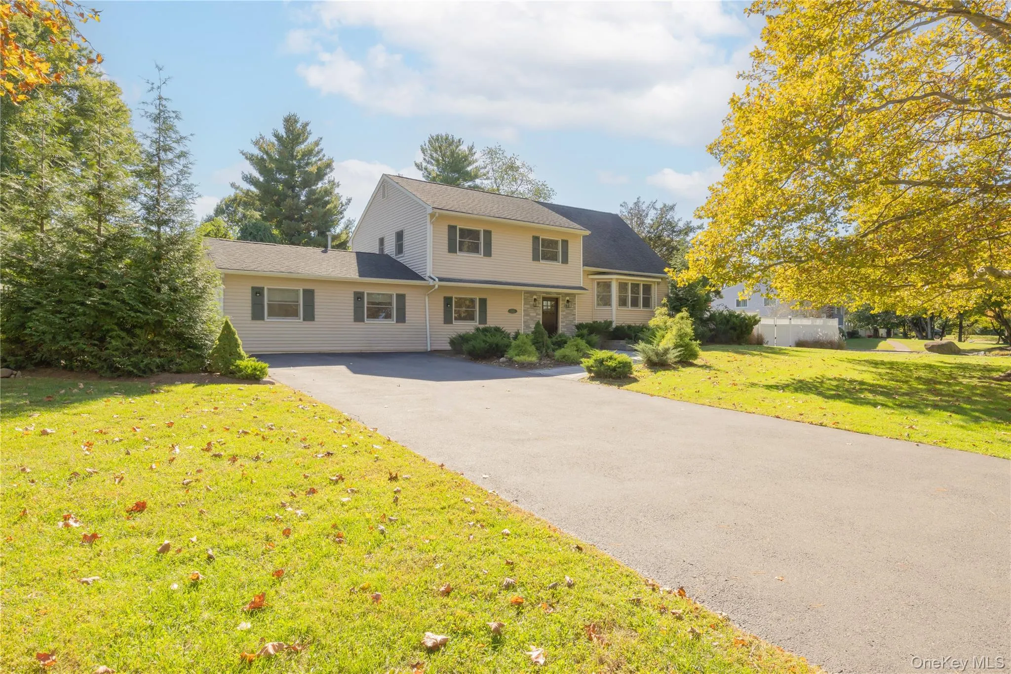 332 Fulle Drive, Clarkstown, NY, 6 Bedrooms Bedrooms, 11 Rooms Rooms,3 BathroomsBathrooms,Residential,For Rent,Fulle,0,1061215 332 Fulle Drive, Clarkstown, NY, 6 Bedrooms Bedrooms, 11 Rooms Rooms,3 BathroomsBathrooms,Residential,For Rent,Fulle,0,1061215