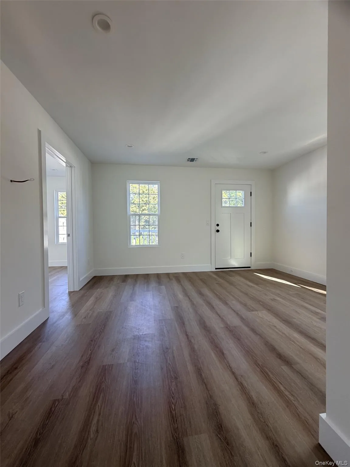 7 Patton Avenue, Babylon, NY, 2 Bedroom Bedrooms, 4 Room Rooms,1 BathroomBathrooms,Residential Lease,For Rent,Patton,0,1061233 7 Patton Avenue, Babylon, NY, 2 Bedroom Bedrooms, 4 Room Rooms,1 BathroomBathrooms,Residential Lease,For Rent,Patton,0,1061233