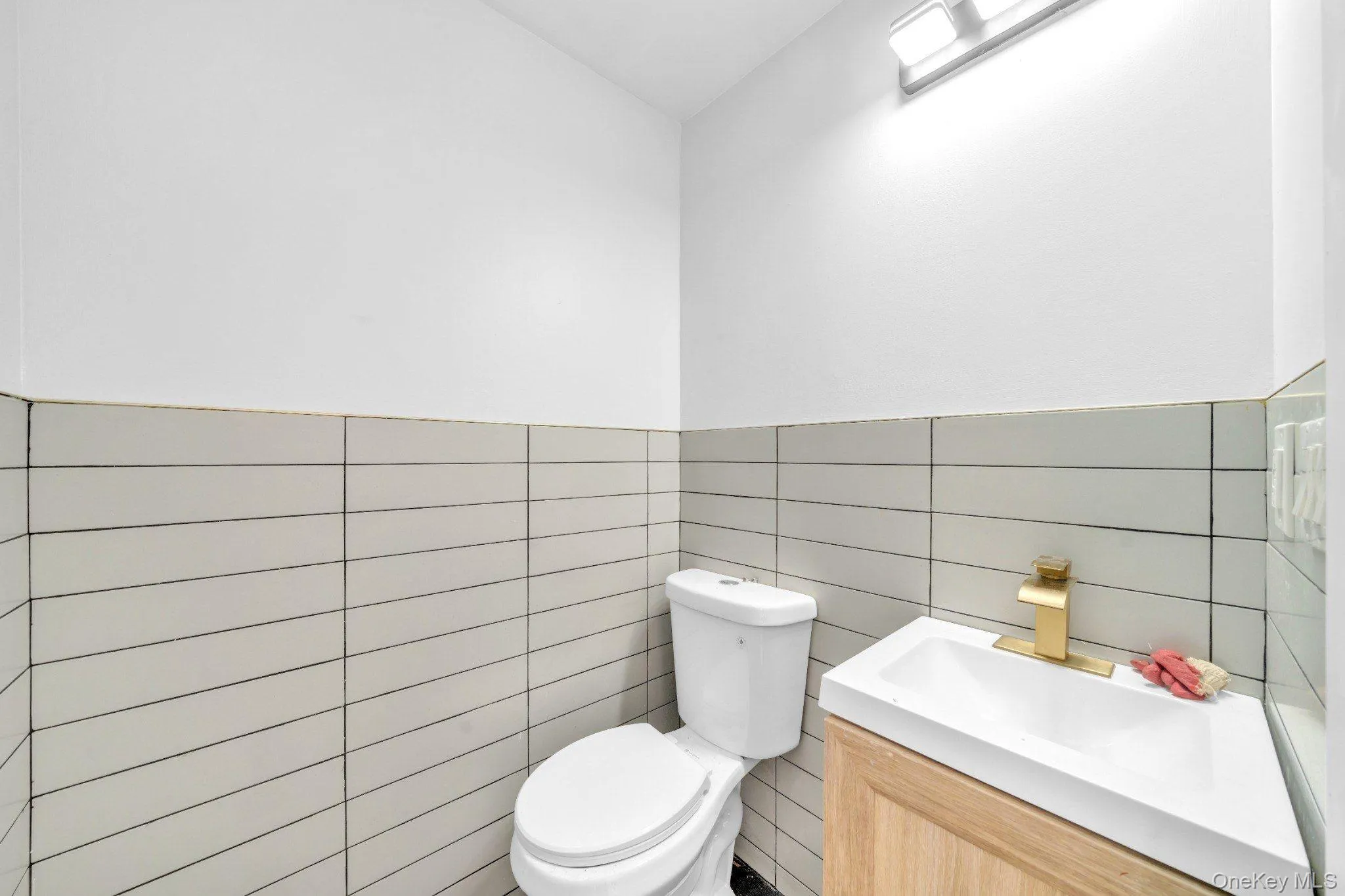 219 238th Street, New York, NY, 5 Bedrooms Bedrooms, 8 Rooms Rooms,2 BathroomsBathrooms,Residential,For Rent,238th,0,1061234 219 238th Street, New York, NY, 5 Bedrooms Bedrooms, 8 Rooms Rooms,2 BathroomsBathrooms,Residential,For Rent,238th,0,1061234