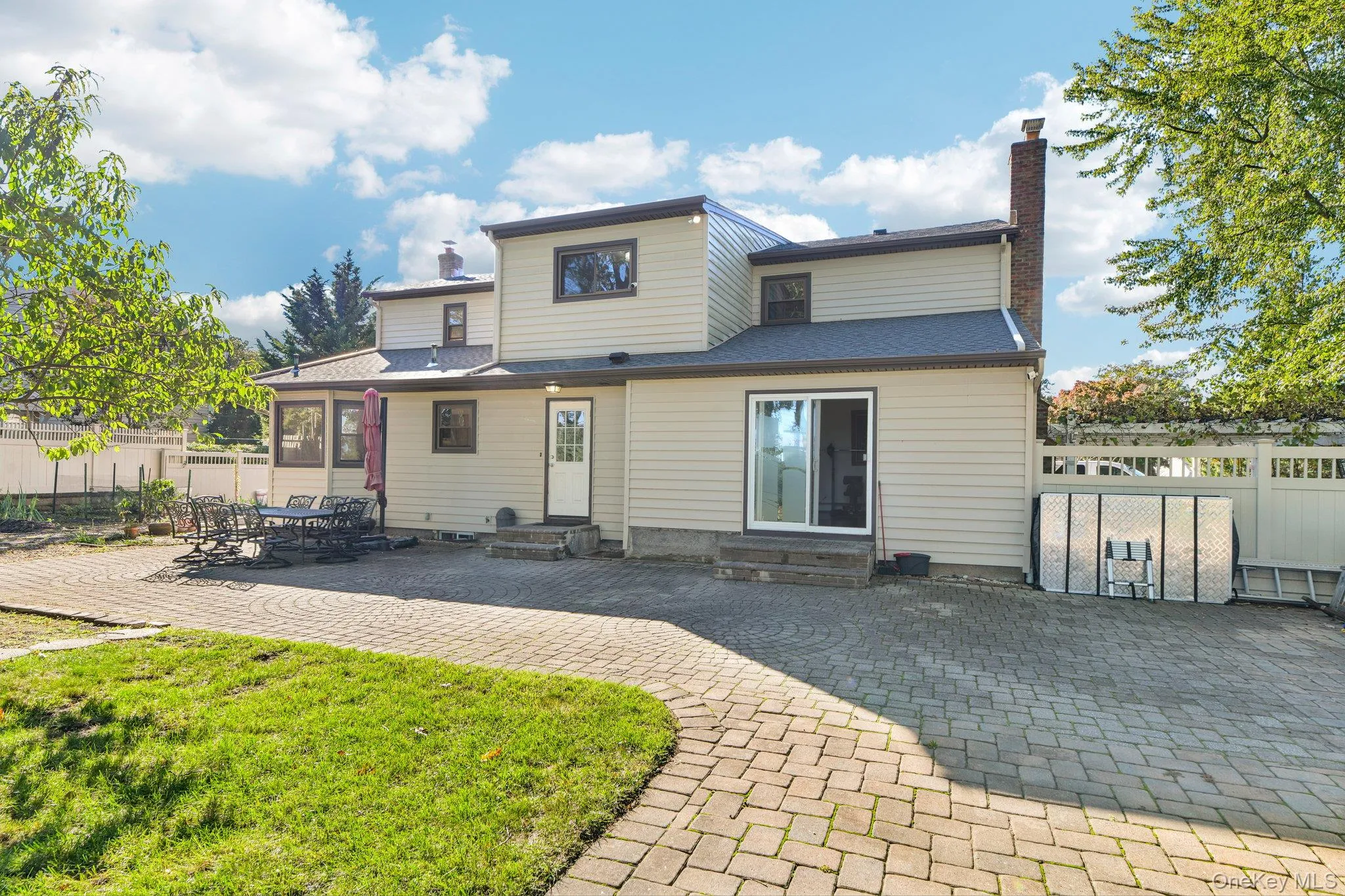 81 Twin Oaks Drive, Smithtown, NY, 4 Bedrooms Bedrooms, 9 Rooms Rooms,3 BathroomsBathrooms,Residential,For Rent,Twin Oaks,0,1061248 81 Twin Oaks Drive, Smithtown, NY, 4 Bedrooms Bedrooms, 9 Rooms Rooms,3 BathroomsBathrooms,Residential,For Rent,Twin Oaks,0,1061248