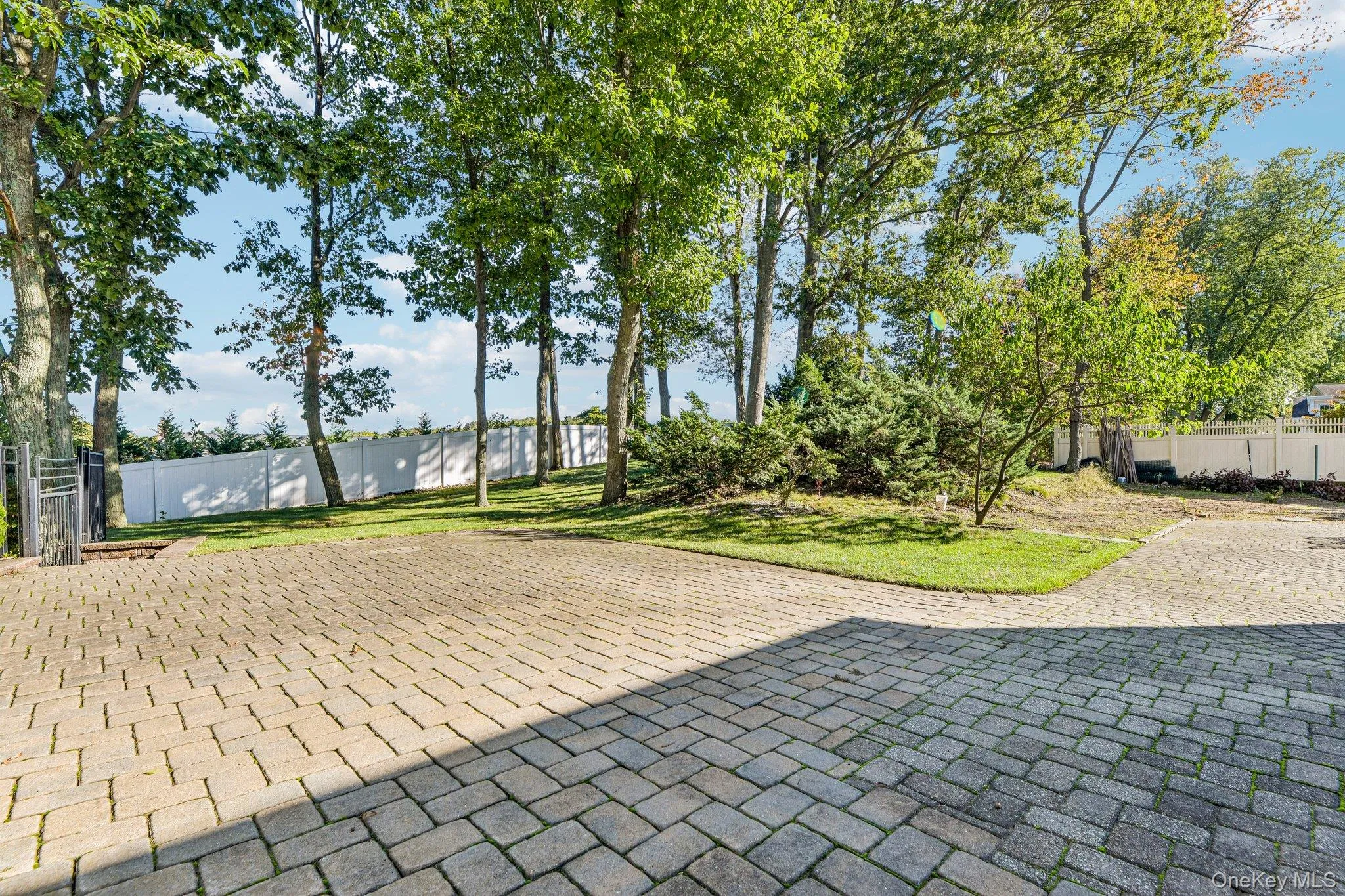 81 Twin Oaks Drive, Smithtown, NY, 4 Bedrooms Bedrooms, 9 Rooms Rooms,3 BathroomsBathrooms,Residential,For Rent,Twin Oaks,0,1061248 81 Twin Oaks Drive, Smithtown, NY, 4 Bedrooms Bedrooms, 9 Rooms Rooms,3 BathroomsBathrooms,Residential,For Rent,Twin Oaks,0,1061248