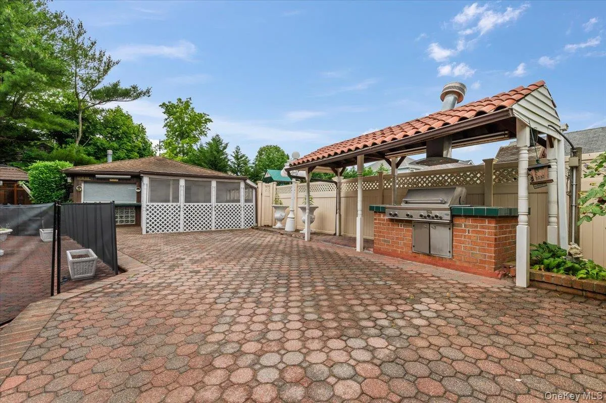 363 Oak Avenue, Hempstead, NY, 5 Bedroom Bedrooms, 11 Room Rooms,3 BathroomBathrooms,Residential Lease,For Rent,Oak,0,1061273 363 Oak Avenue, Hempstead, NY, 5 Bedroom Bedrooms, 11 Room Rooms,3 BathroomBathrooms,Residential Lease,For Rent,Oak,0,1061273