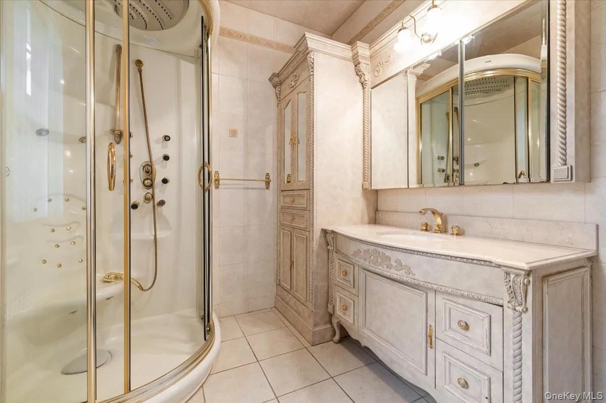363 Oak Avenue, Hempstead, NY, 5 Bedroom Bedrooms, 11 Room Rooms,3 BathroomBathrooms,Residential Lease,For Rent,Oak,0,1061273 363 Oak Avenue, Hempstead, NY, 5 Bedroom Bedrooms, 11 Room Rooms,3 BathroomBathrooms,Residential Lease,For Rent,Oak,0,1061273
