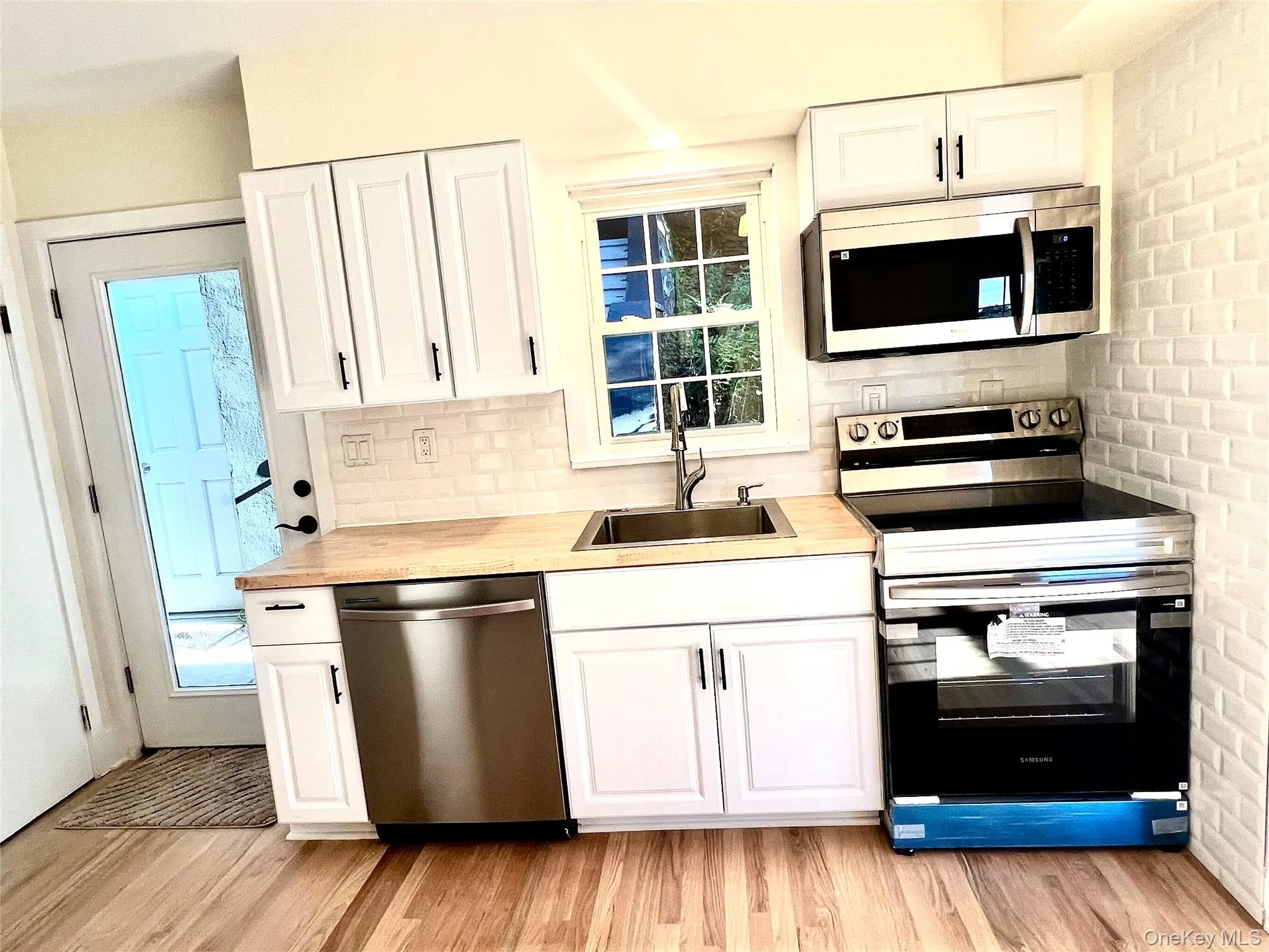 38 Orchard Street, Port Jervis, NY, 1 Bedroom Bedrooms, 4 Rooms Rooms,1 BathroomBathrooms,Residential Lease,For Rent,Orchard,0,1061274 38 Orchard Street, Port Jervis, NY, 1 Bedroom Bedrooms, 4 Rooms Rooms,1 BathroomBathrooms,Residential Lease,For Rent,Orchard,0,1061274