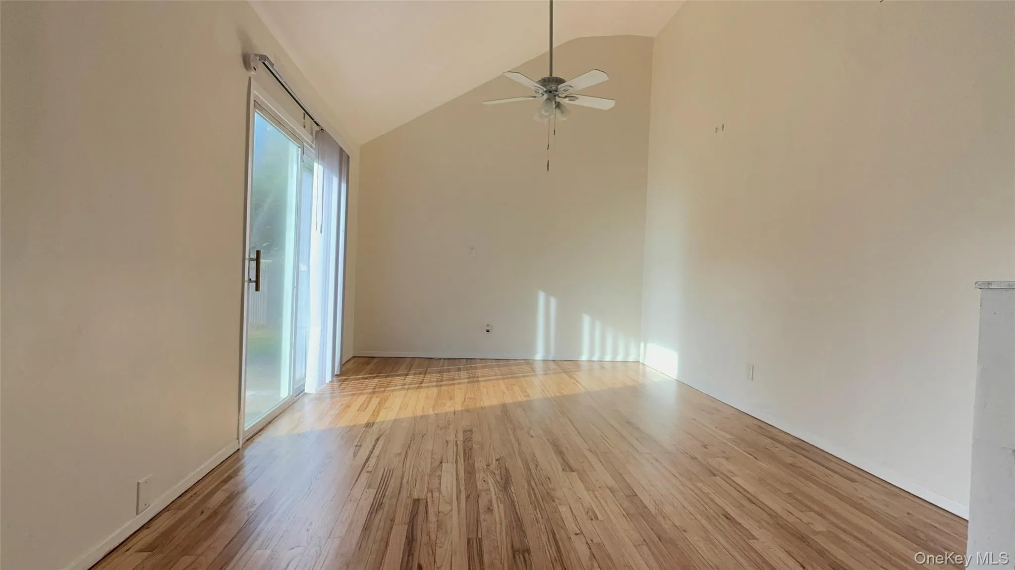 15 Huron Street, Brookhaven, NY, 2 Bedroom Bedrooms, 10 Room Rooms,2 BathroomBathrooms,Residential Lease,For Rent,Huron,0,1061287 15 Huron Street, Brookhaven, NY, 2 Bedroom Bedrooms, 10 Room Rooms,2 BathroomBathrooms,Residential Lease,For Rent,Huron,0,1061287