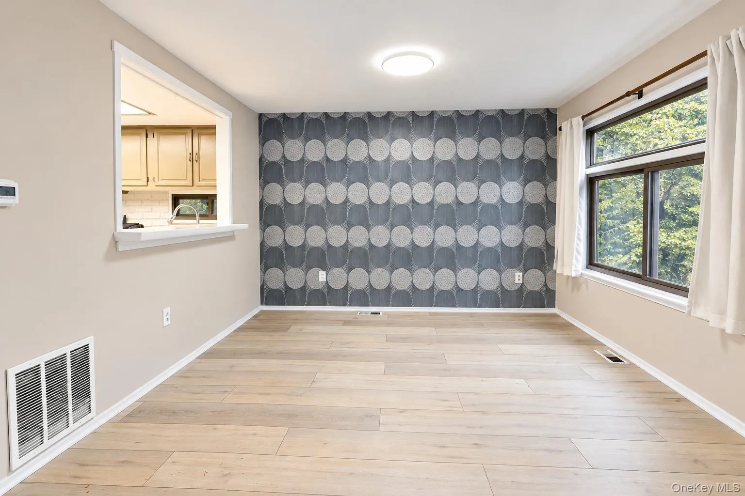 83 Treetop Circle, Clarkstown, NY, 1 Bedroom Bedrooms, 6 Rooms Rooms,1 BathroomBathrooms,Residential,For Rent,Treetop,0,1061289 83 Treetop Circle, Clarkstown, NY, 1 Bedroom Bedrooms, 6 Rooms Rooms,1 BathroomBathrooms,Residential,For Rent,Treetop,0,1061289