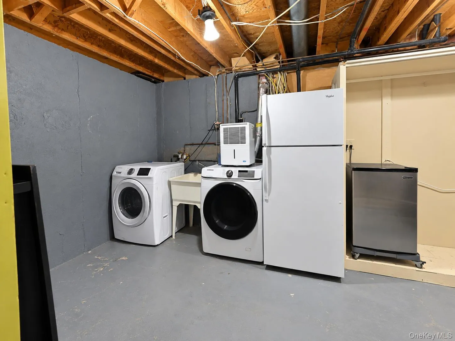 83 Treetop Circle, Clarkstown, NY, 1 Bedroom Bedrooms, 6 Rooms Rooms,1 BathroomBathrooms,Residential,For Rent,Treetop,0,1061289 83 Treetop Circle, Clarkstown, NY, 1 Bedroom Bedrooms, 6 Rooms Rooms,1 BathroomBathrooms,Residential,For Rent,Treetop,0,1061289