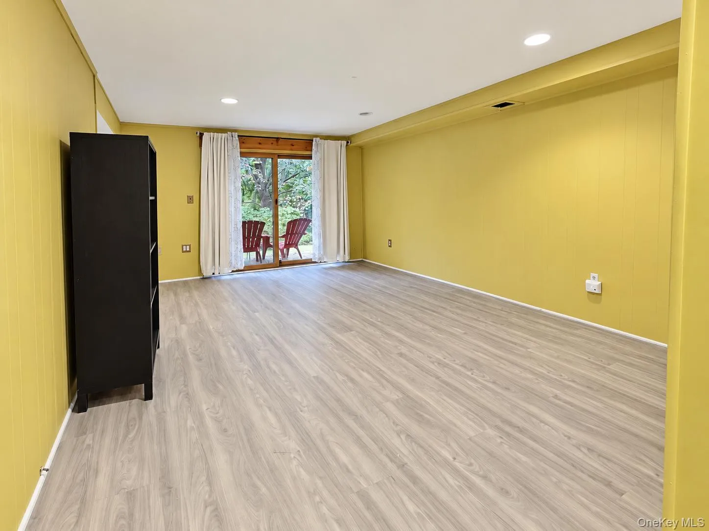 83 Treetop Circle, Clarkstown, NY, 1 Bedroom Bedrooms, 6 Rooms Rooms,1 BathroomBathrooms,Residential,For Rent,Treetop,0,1061289 83 Treetop Circle, Clarkstown, NY, 1 Bedroom Bedrooms, 6 Rooms Rooms,1 BathroomBathrooms,Residential,For Rent,Treetop,0,1061289