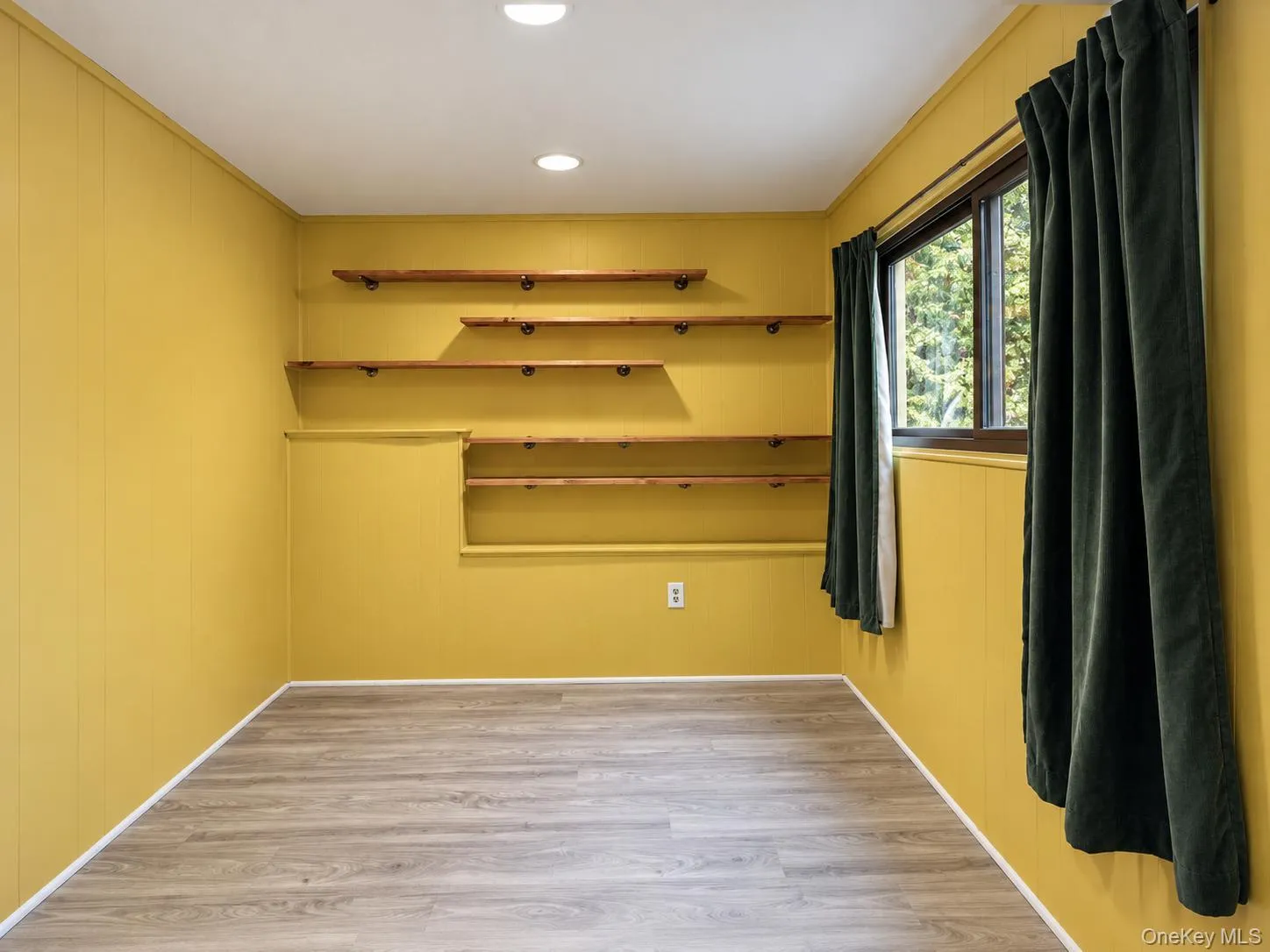 83 Treetop Circle, Clarkstown, NY, 1 Bedroom Bedrooms, 6 Rooms Rooms,1 BathroomBathrooms,Residential,For Rent,Treetop,0,1061289 83 Treetop Circle, Clarkstown, NY, 1 Bedroom Bedrooms, 6 Rooms Rooms,1 BathroomBathrooms,Residential,For Rent,Treetop,0,1061289