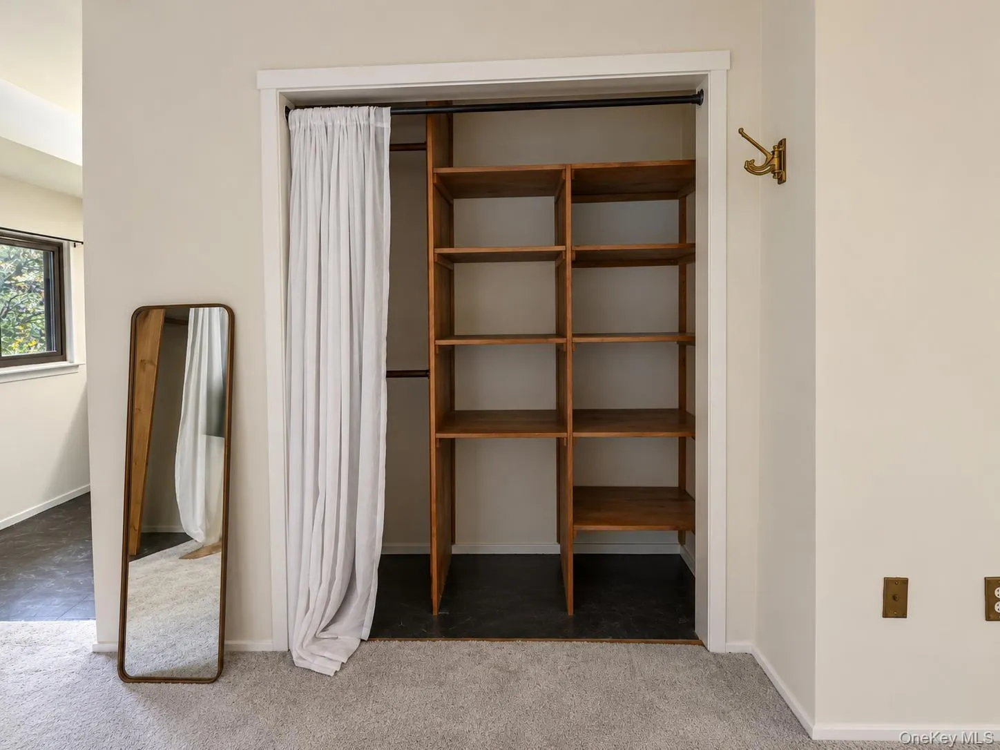 83 Treetop Circle, Clarkstown, NY, 1 Bedroom Bedrooms, 6 Rooms Rooms,1 BathroomBathrooms,Residential,For Rent,Treetop,0,1061289 83 Treetop Circle, Clarkstown, NY, 1 Bedroom Bedrooms, 6 Rooms Rooms,1 BathroomBathrooms,Residential,For Rent,Treetop,0,1061289