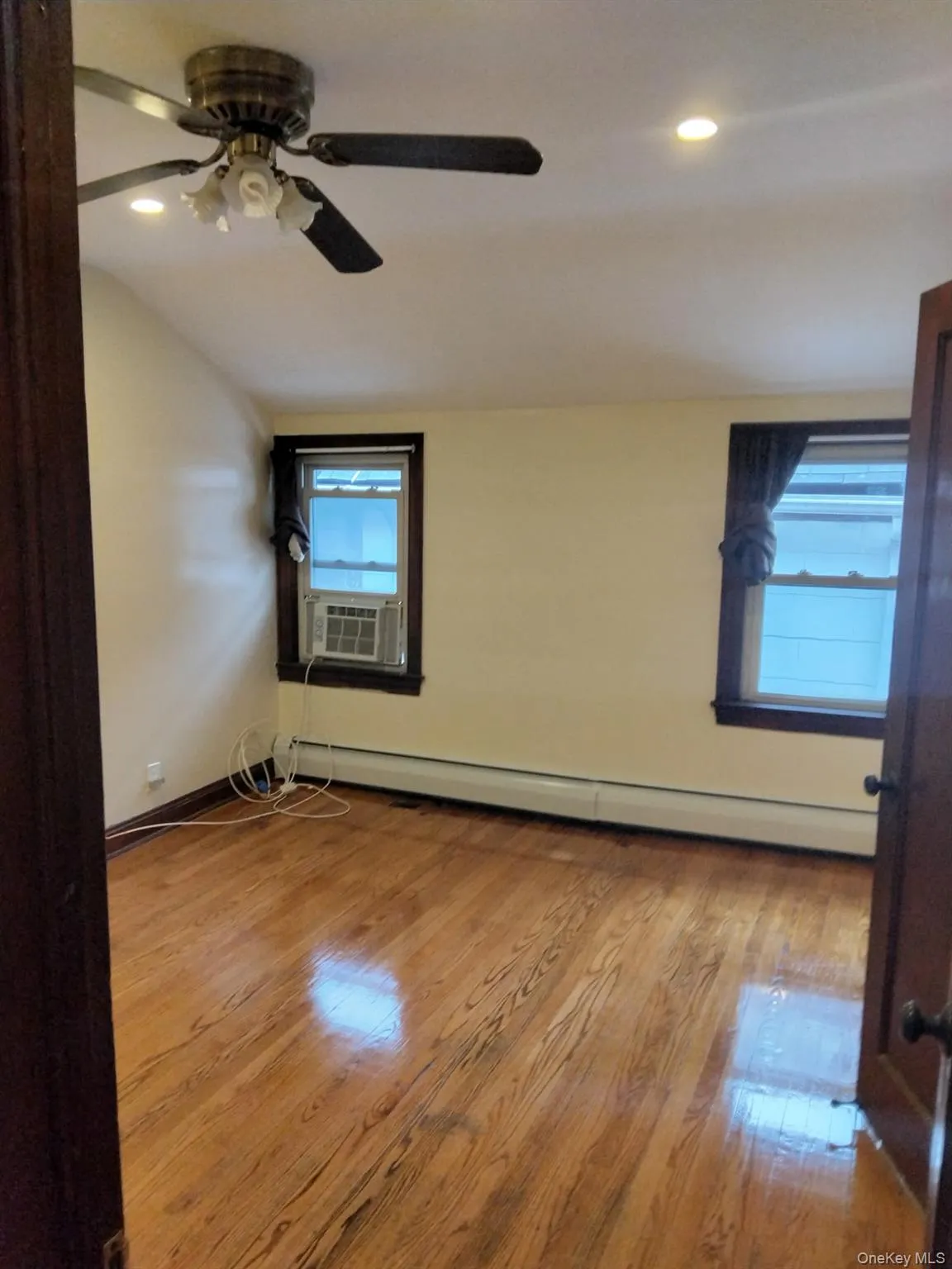10 Granger Avenue, North Hempstead, NY, 2 Bedroom Bedrooms, 5 Room Rooms,1 BathroomBathrooms,Residential Lease,For Rent,Granger,0,1061300 10 Granger Avenue, North Hempstead, NY, 2 Bedroom Bedrooms, 5 Room Rooms,1 BathroomBathrooms,Residential Lease,For Rent,Granger,0,1061300