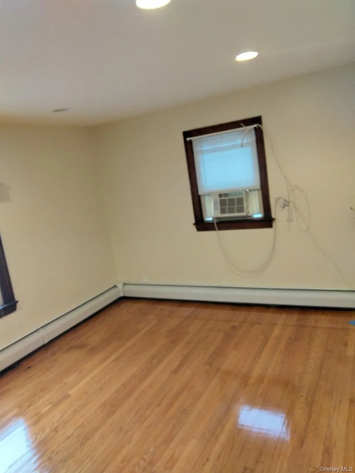 10 Granger Avenue, North Hempstead, NY, 2 Bedroom Bedrooms, 5 Room Rooms,1 BathroomBathrooms,Residential Lease,For Rent,Granger,0,1061300 10 Granger Avenue, North Hempstead, NY, 2 Bedroom Bedrooms, 5 Room Rooms,1 BathroomBathrooms,Residential Lease,For Rent,Granger,0,1061300